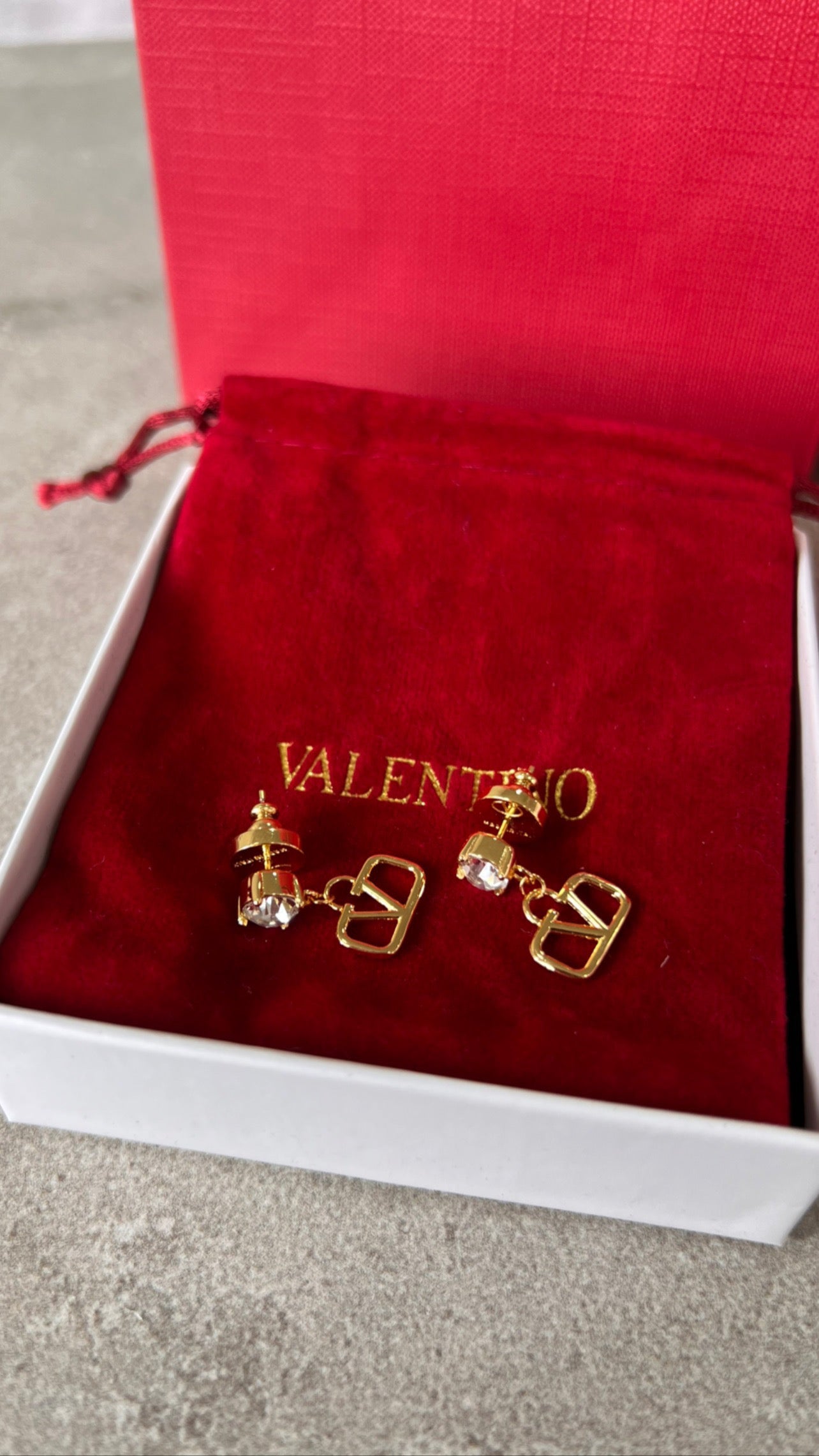 Aretes VLNTINO dorados con detalle brillante pequeños -5364