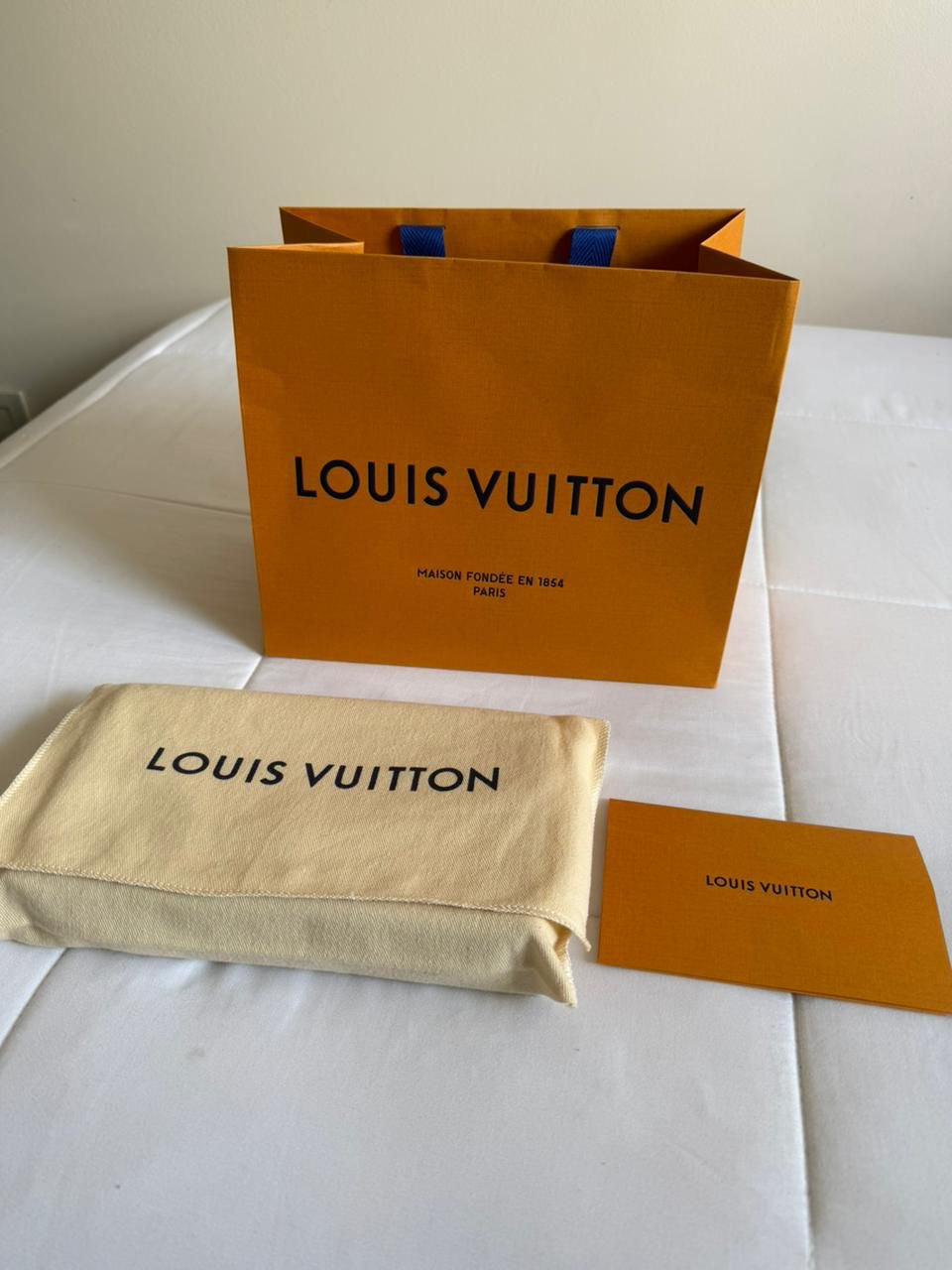 Cartera LV