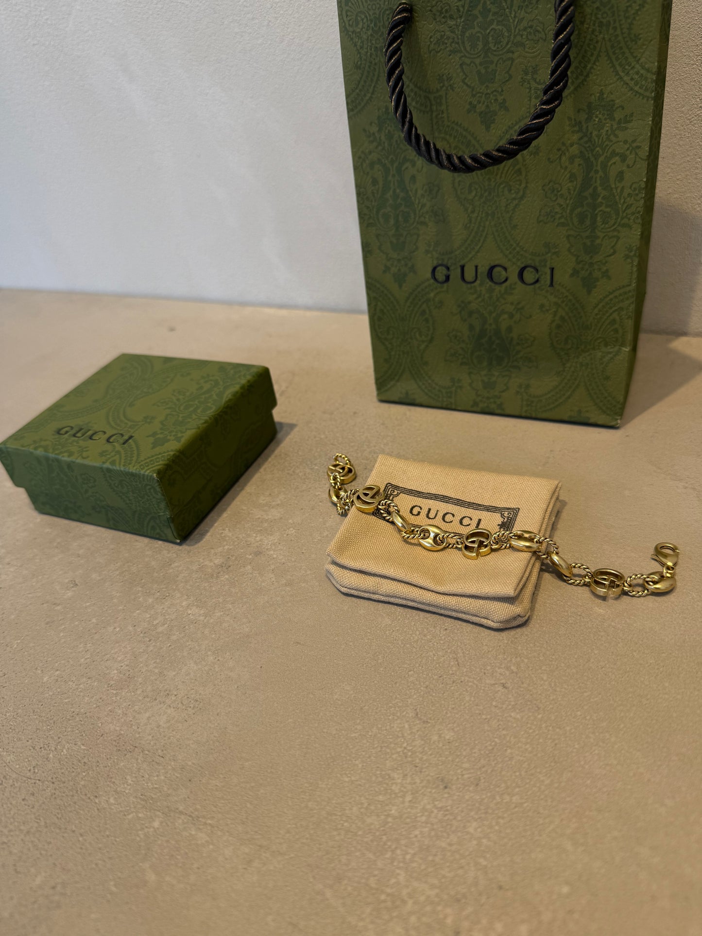 Pulsera GG dorada -5229