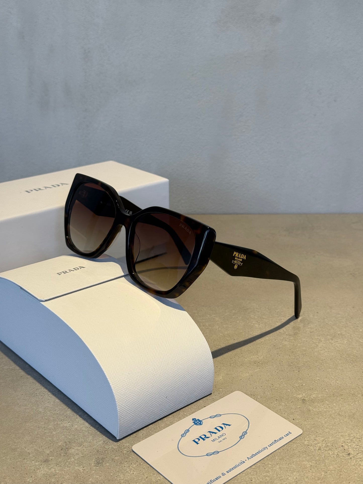 Gafas de Sol PR Cateye tortoise 5671
