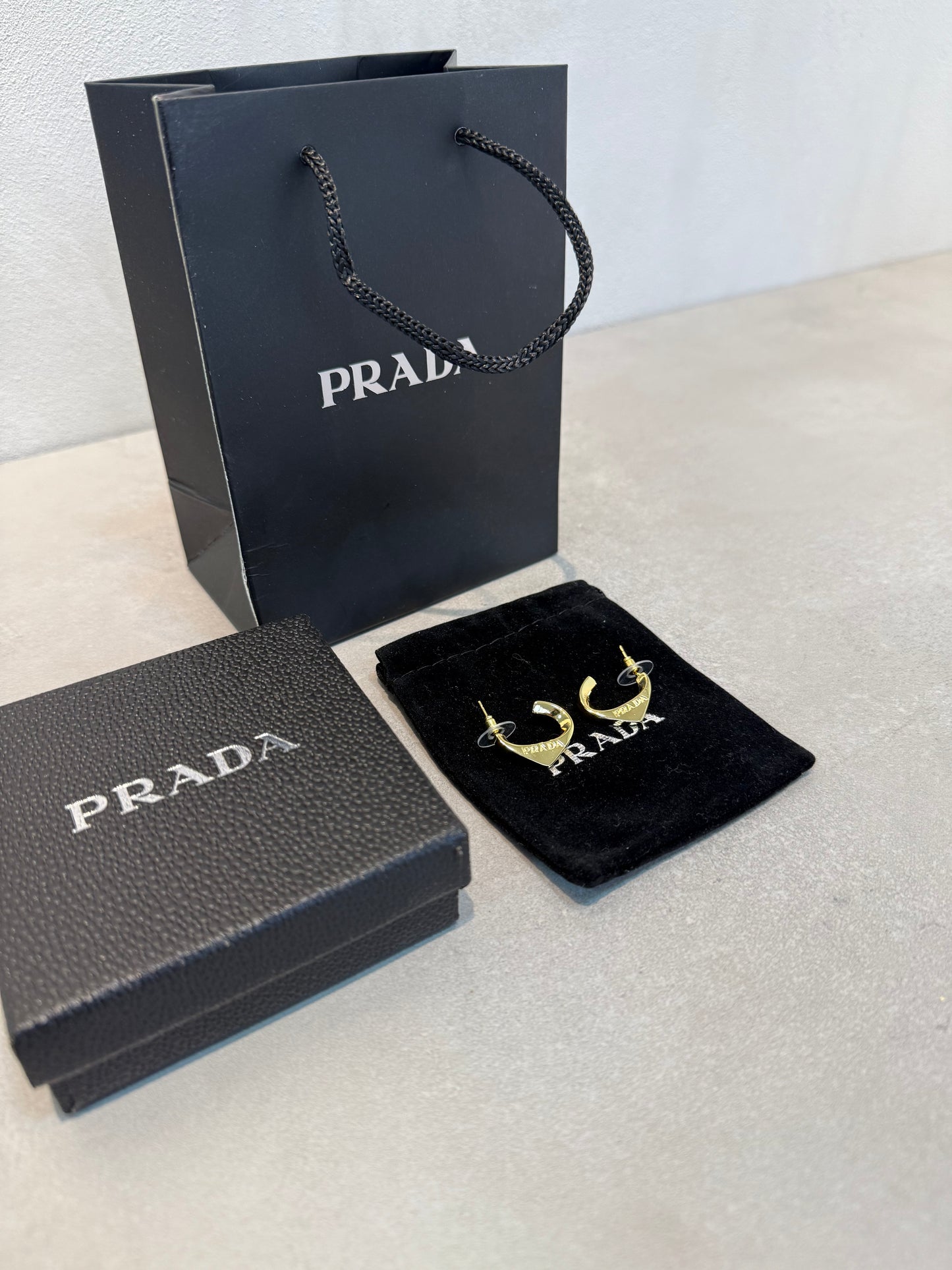 Aretes PR dorados - 5448