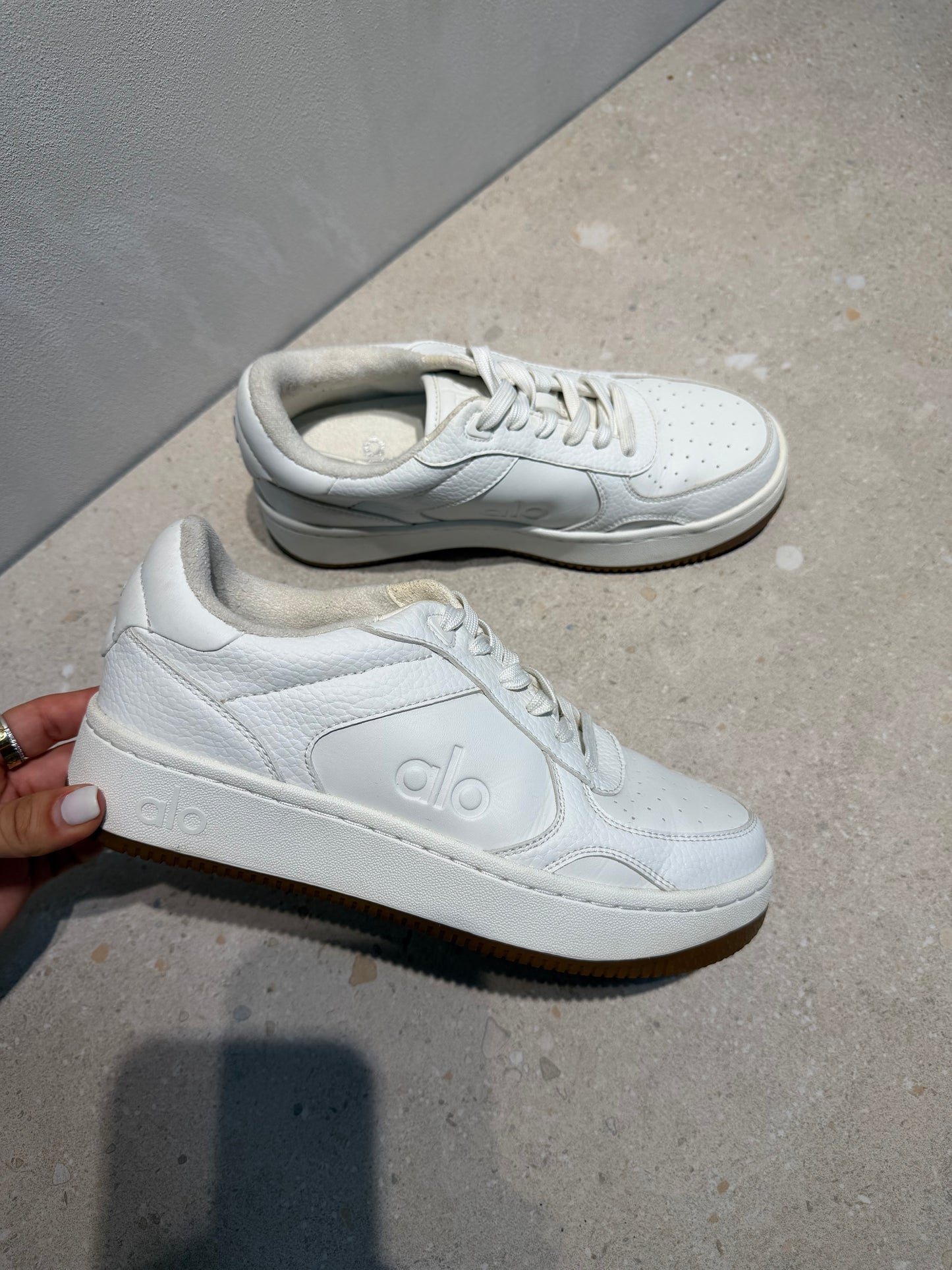 ZPT Tenis Pre-Loved Alo 100% originales talla 36 - 5430