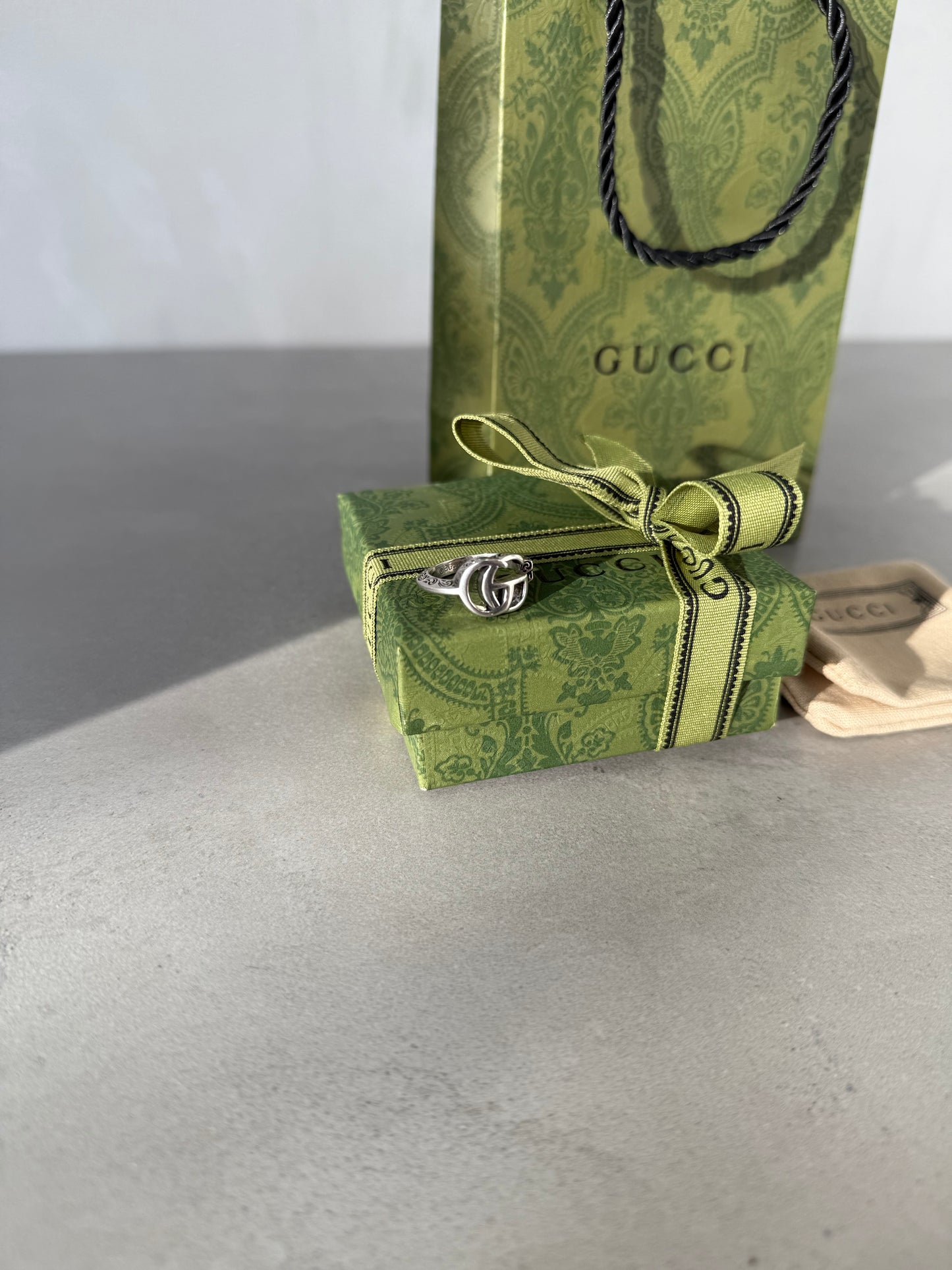 Anillo GG logo plateado -5215