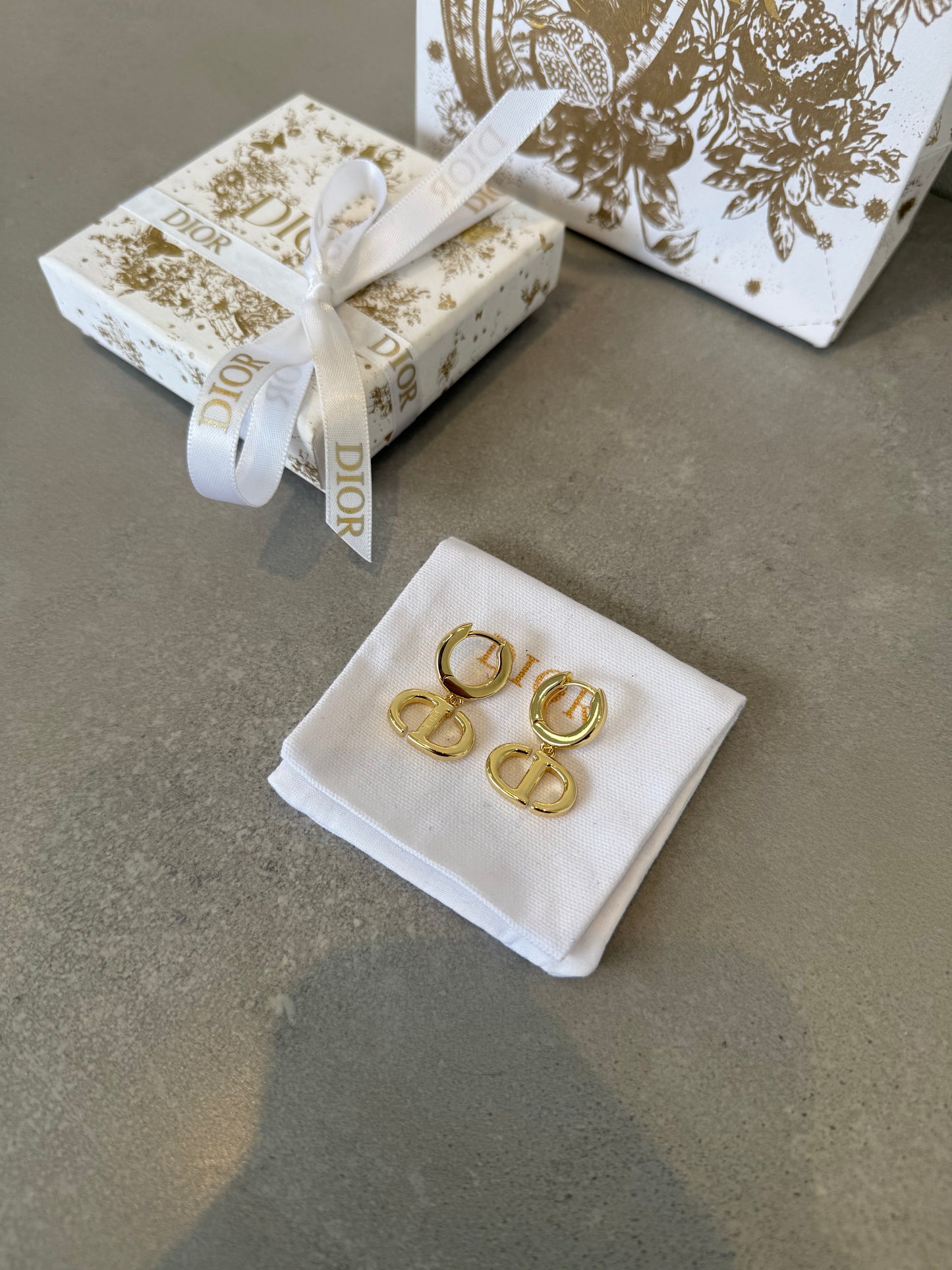 Aretes CD dorados - 5463