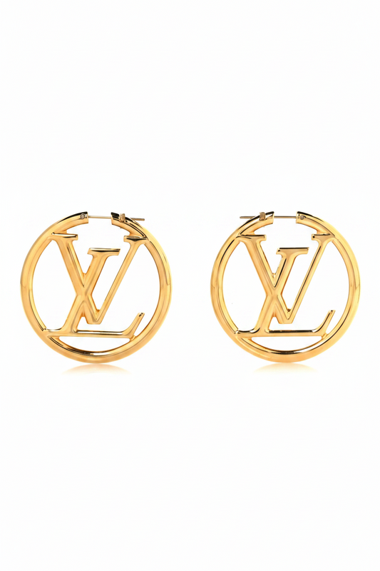 Aretes LV Dorados Pequeños – Elegancia Icónica -5193