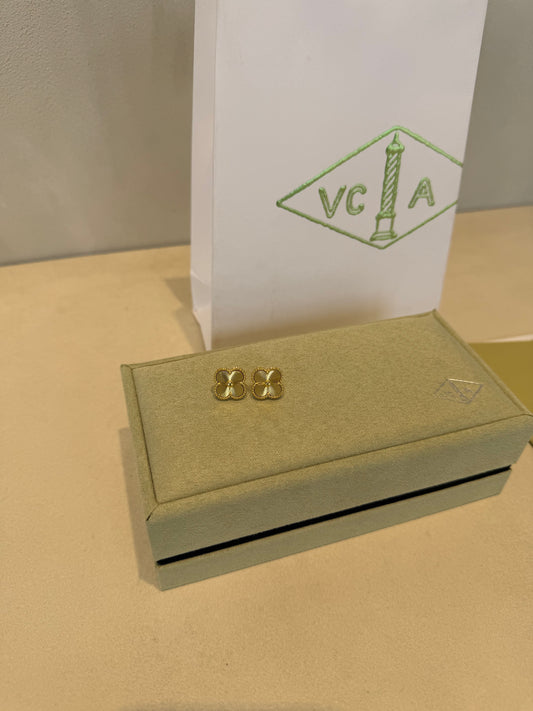 Aretes VCA dorados