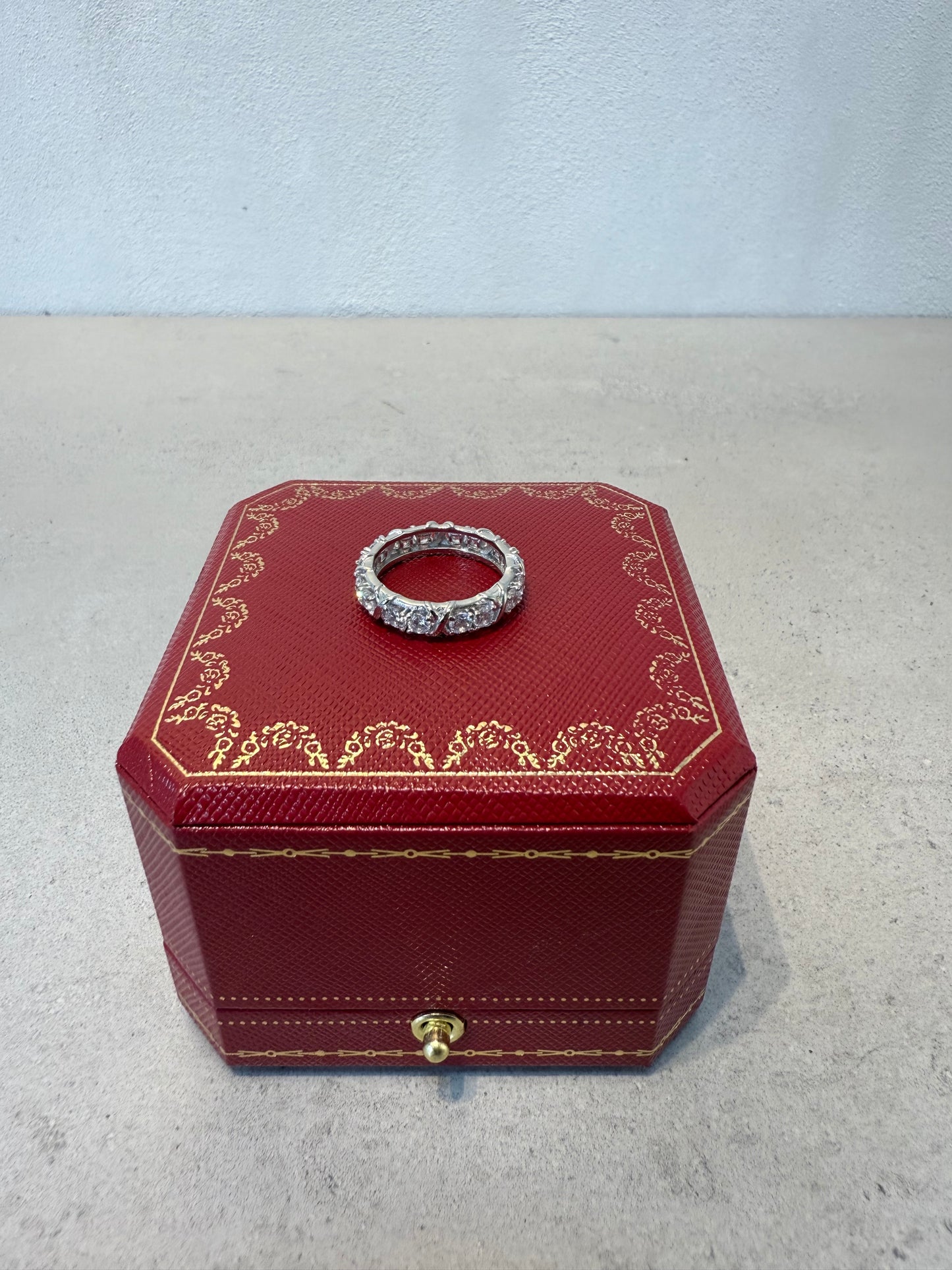 Anillo TIF zirconias plata