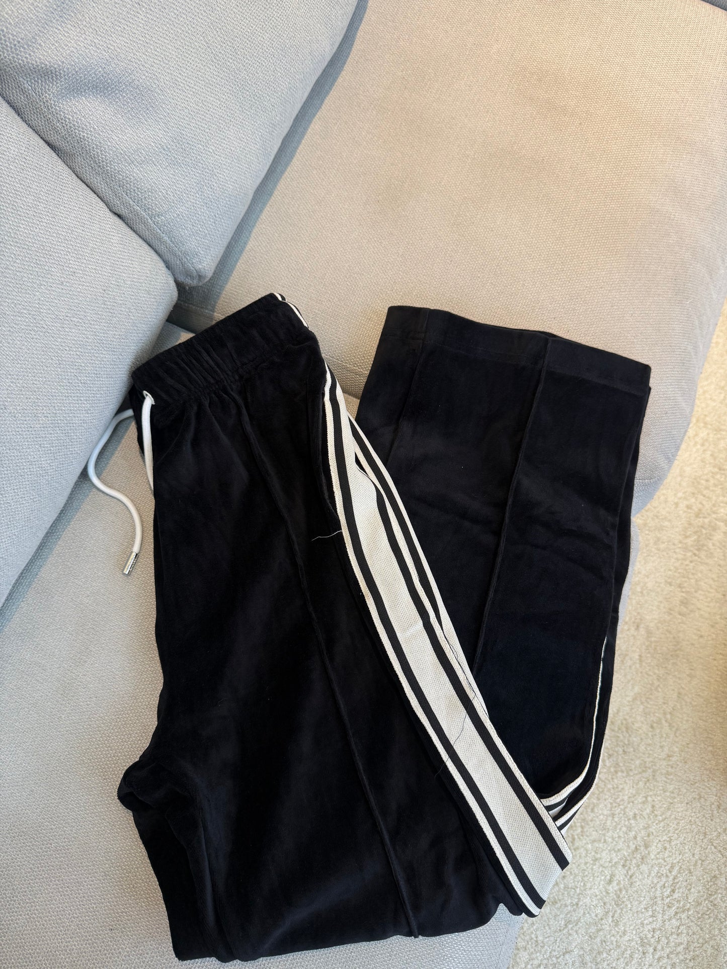 Conjunto CEL blanco y negro (TALLA S)