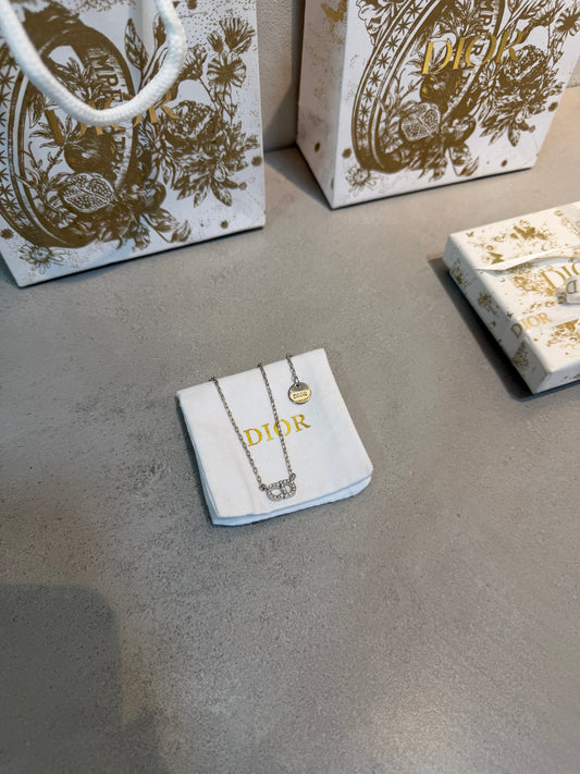 Collar CD logo plateado