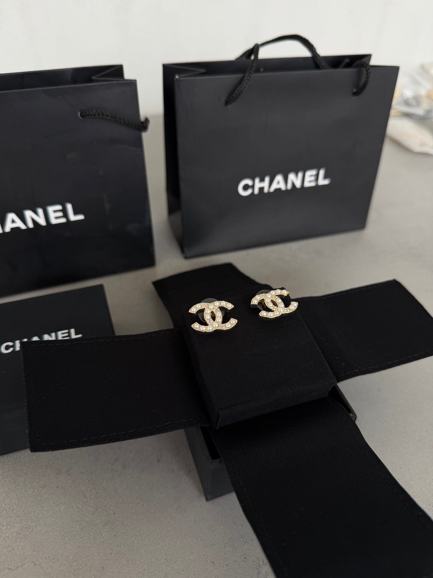 Aretes CC perlas y diamantes