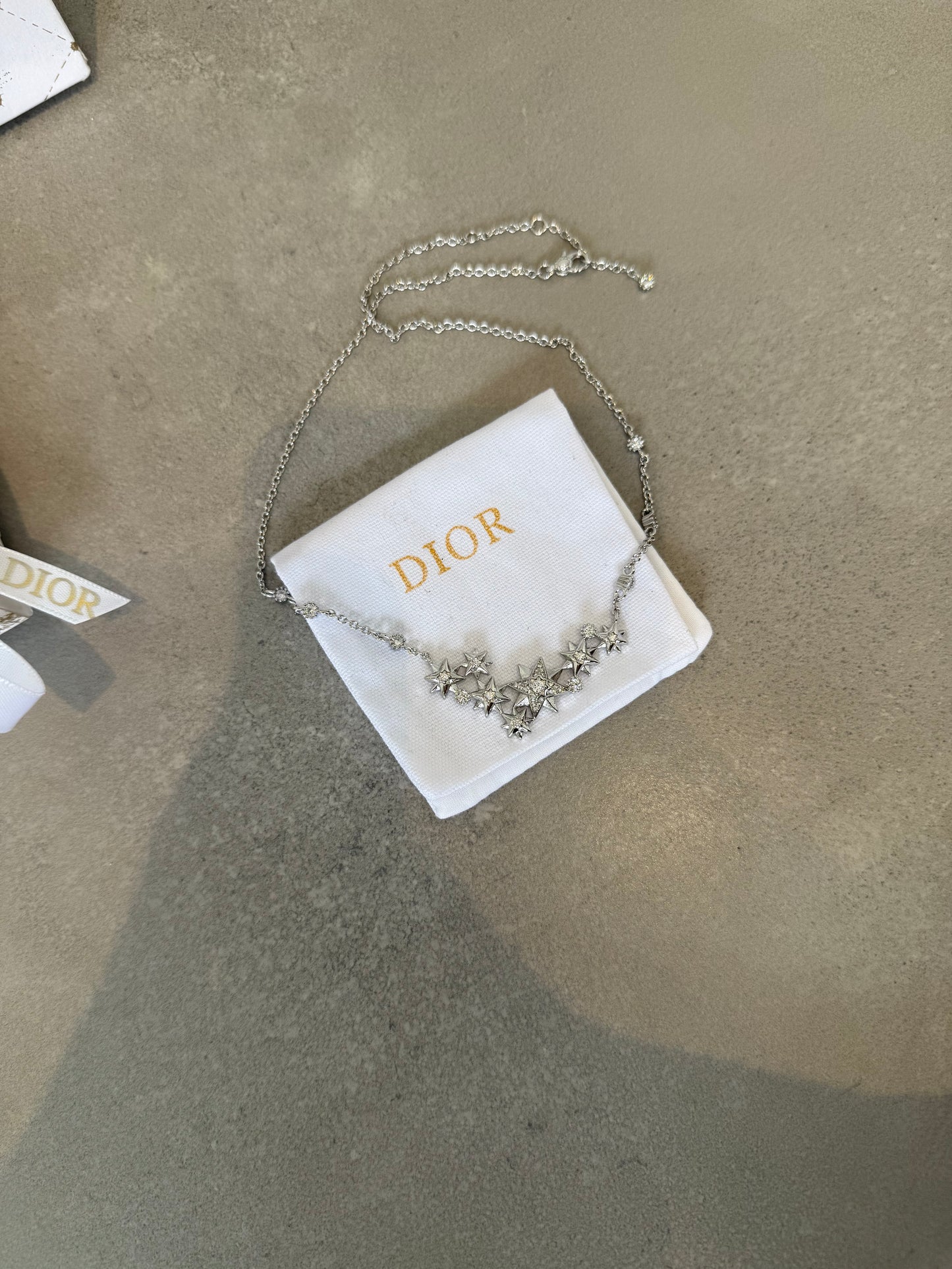 Collar CD estrellas plateado