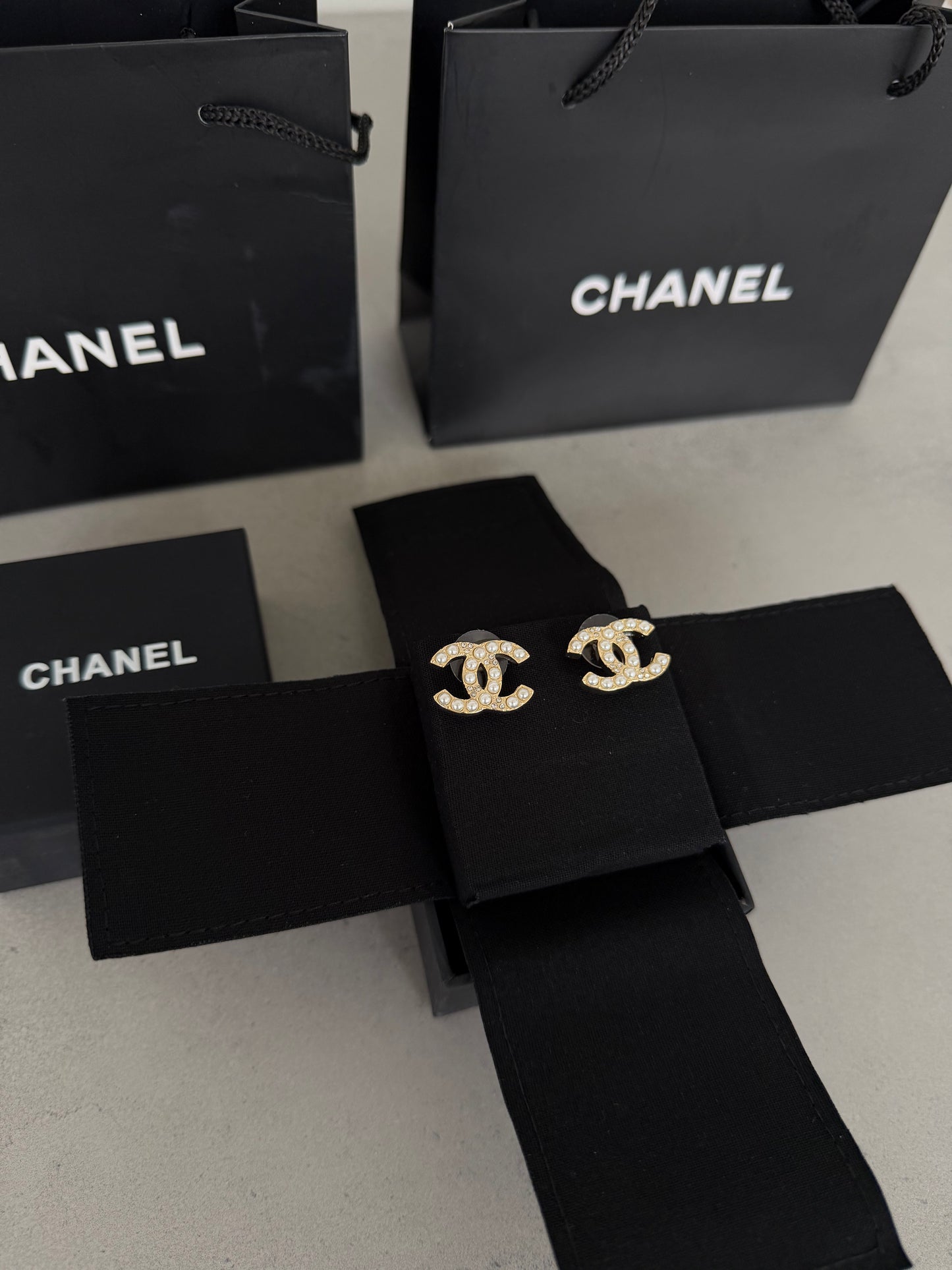 Aretes CC perlas y diamantes