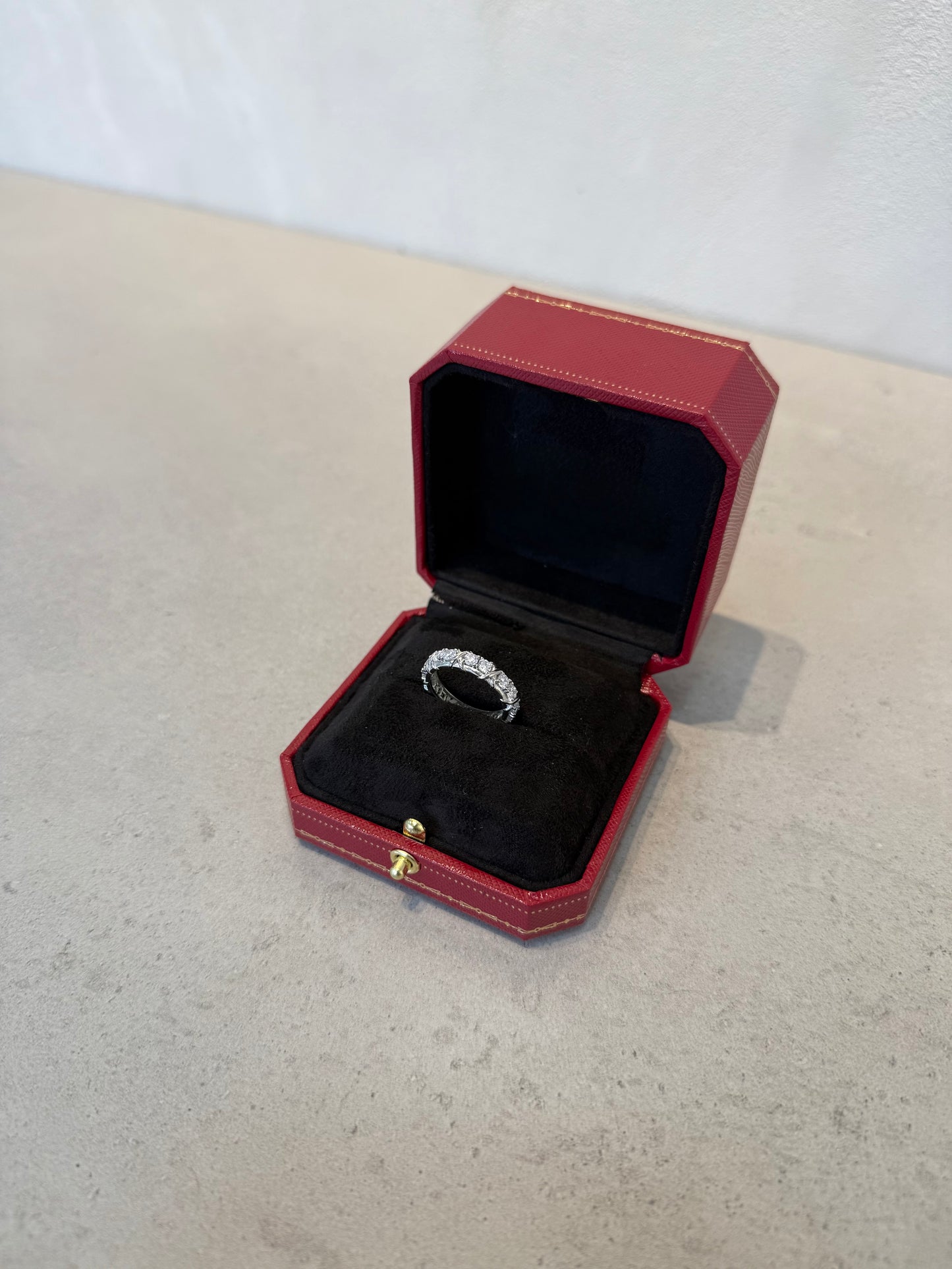 Anillo TIF zirconias plata