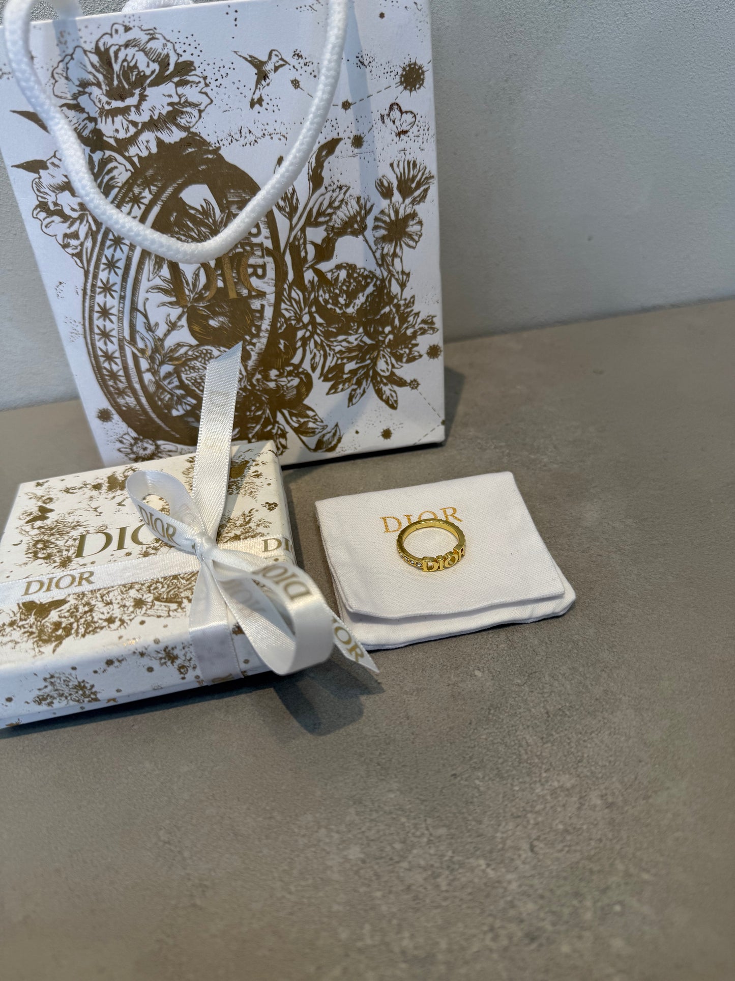 Anillo CD dorados TALLA PENDIENTE