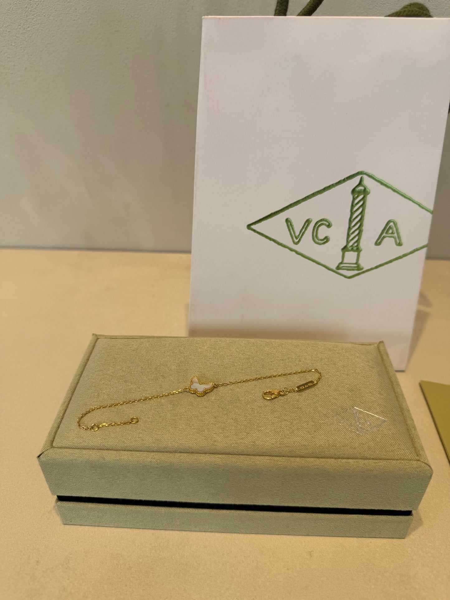 Pulsera VCA mariposa