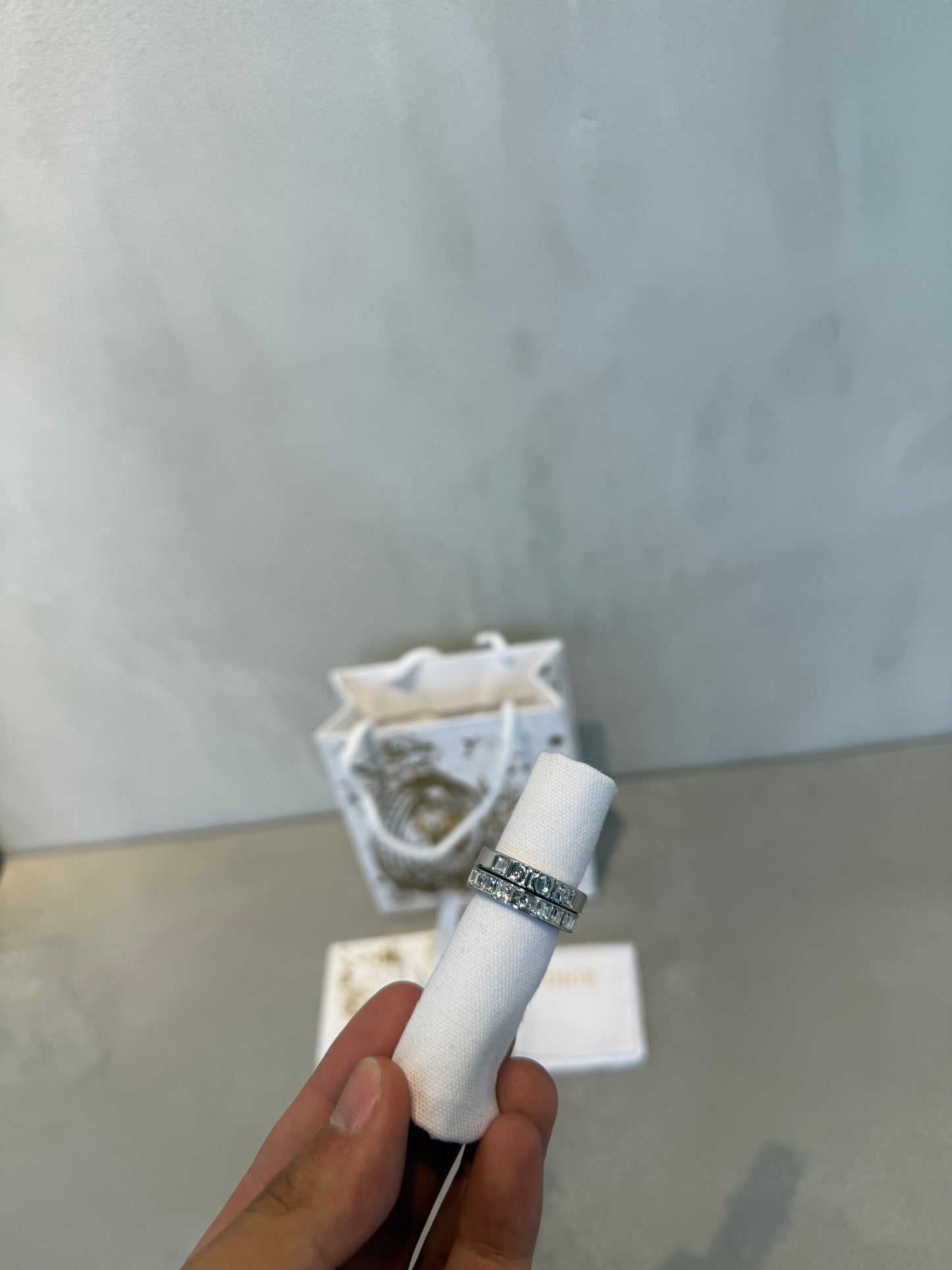 Aretes CD plateados con diamantes TALLA PENDIENTE