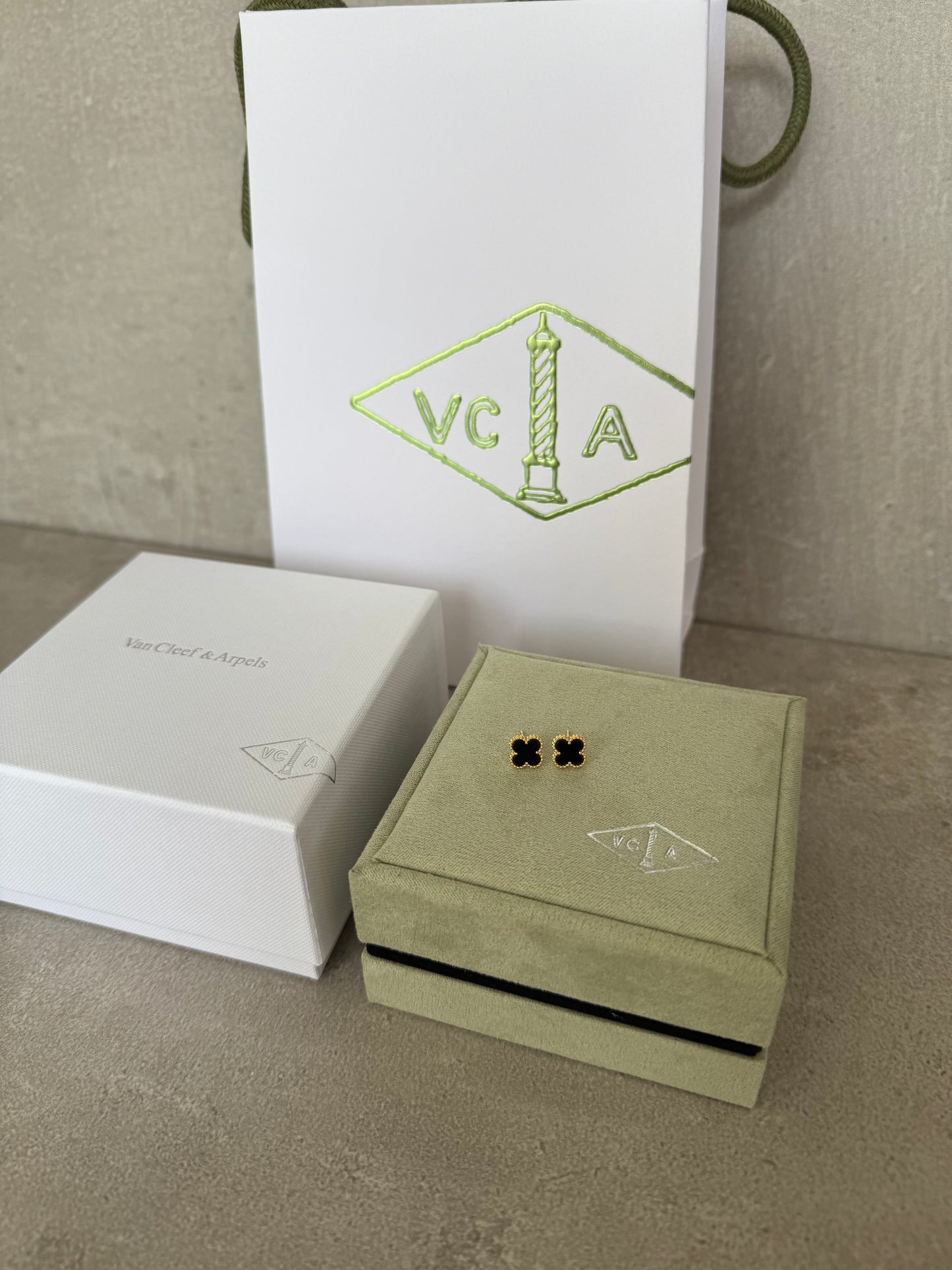 Aretes VCA mini onix