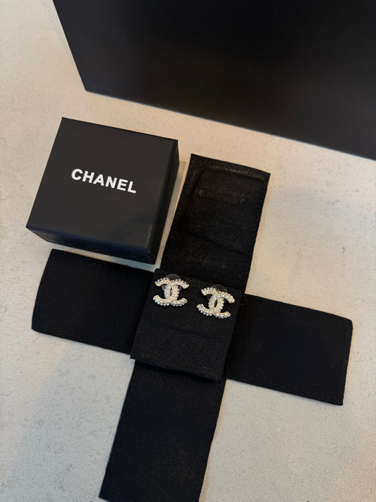 Aretes CC dorados con perlas y diamantes -5114