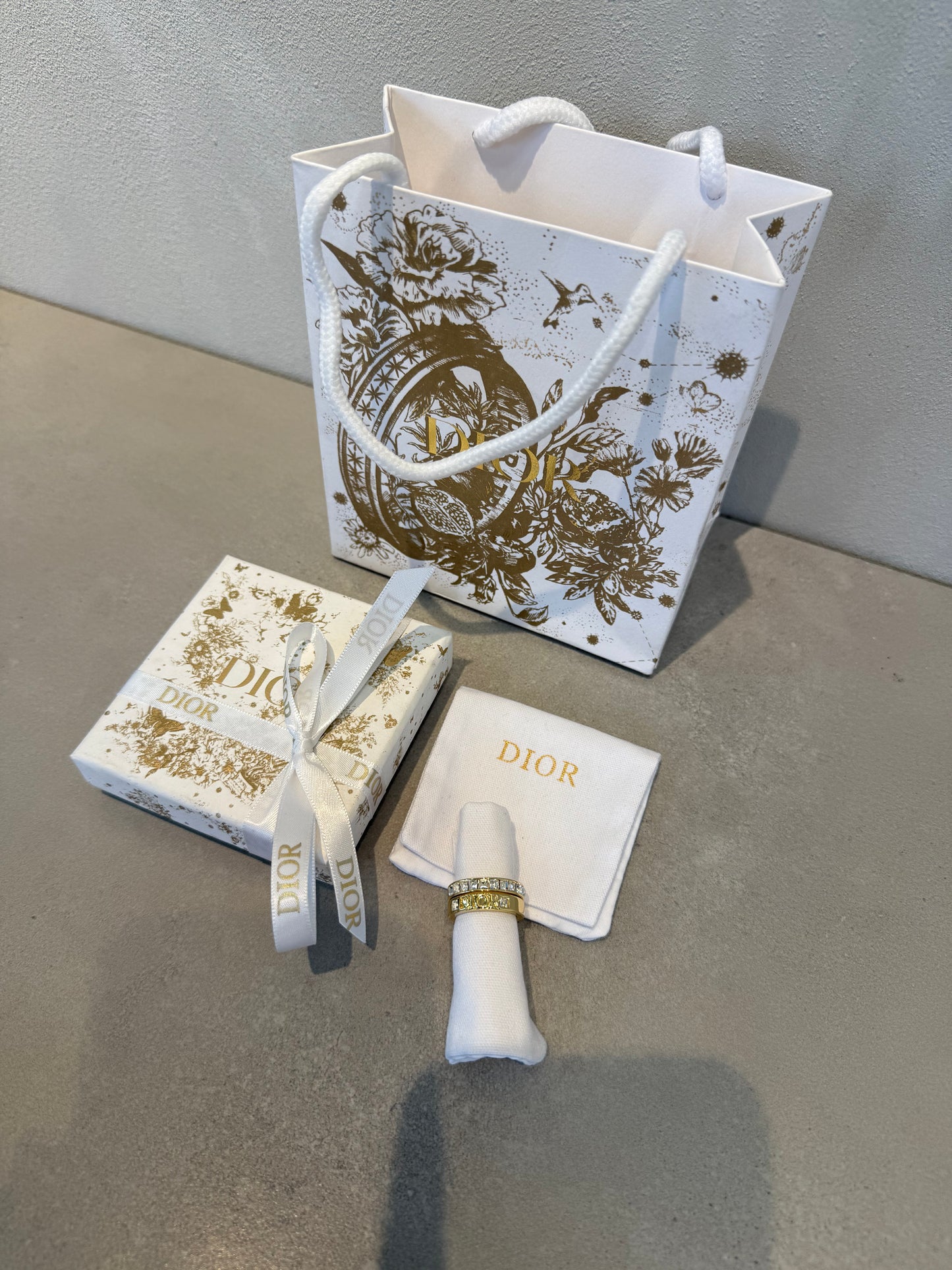 Anillos CD dorado y diamante TALLA PENDIENTE