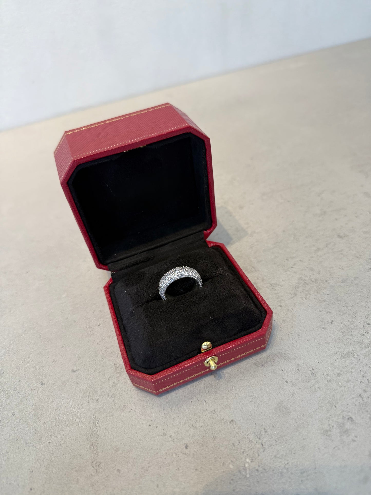 Anillo Pandora zirconias grueso