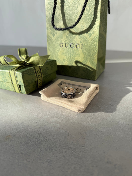 Anillo GG plateado y negro