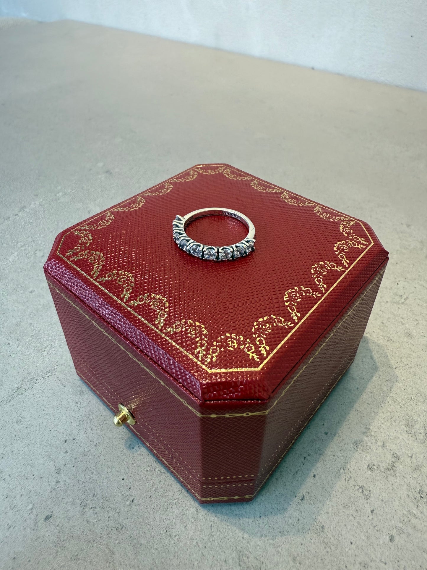 Anillo Pandora diamantes grandes