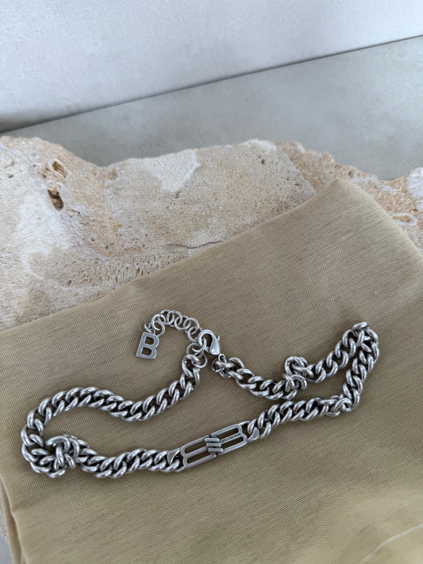 Cadena BLENCIG plateada con letra B