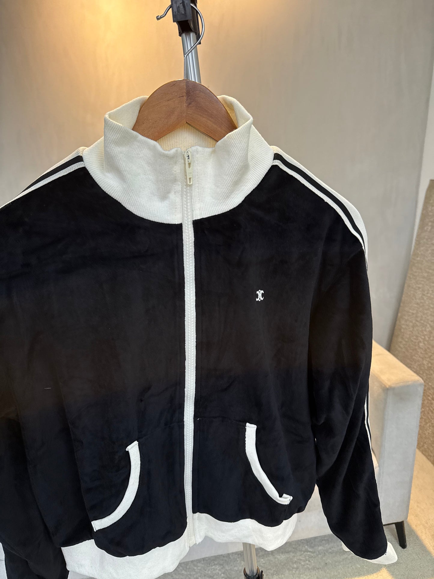 Conjunto CEL blanco y negro (TALLA S)