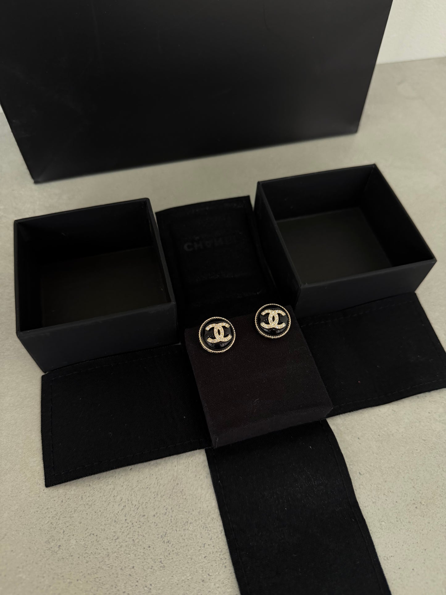 Aretes CC círculo ónix