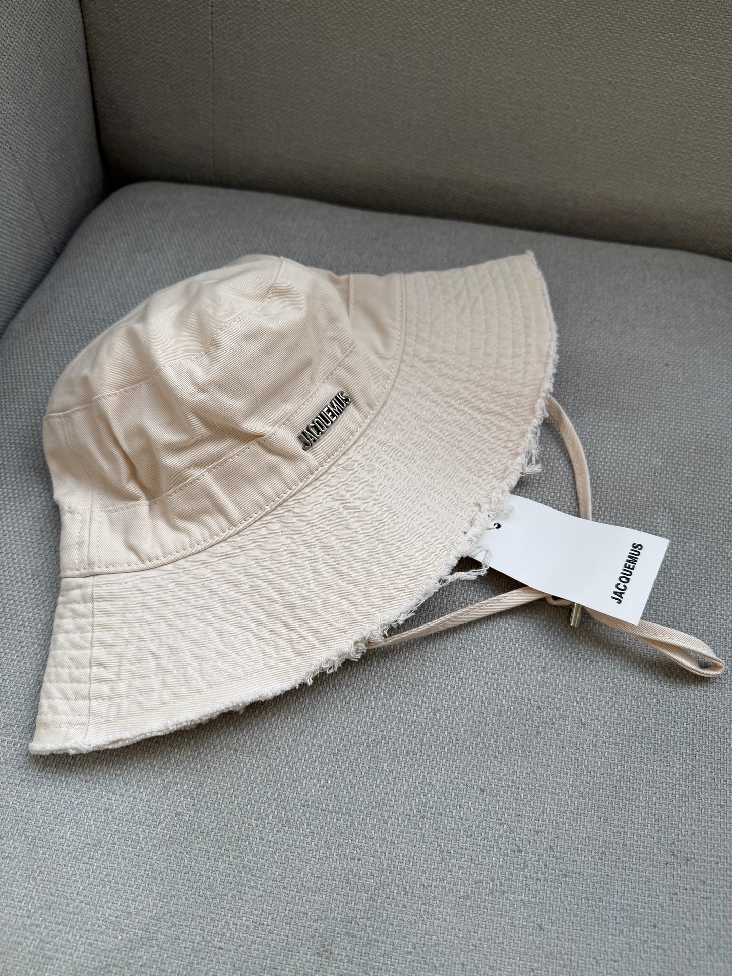 Sombreros Jacquemus beige