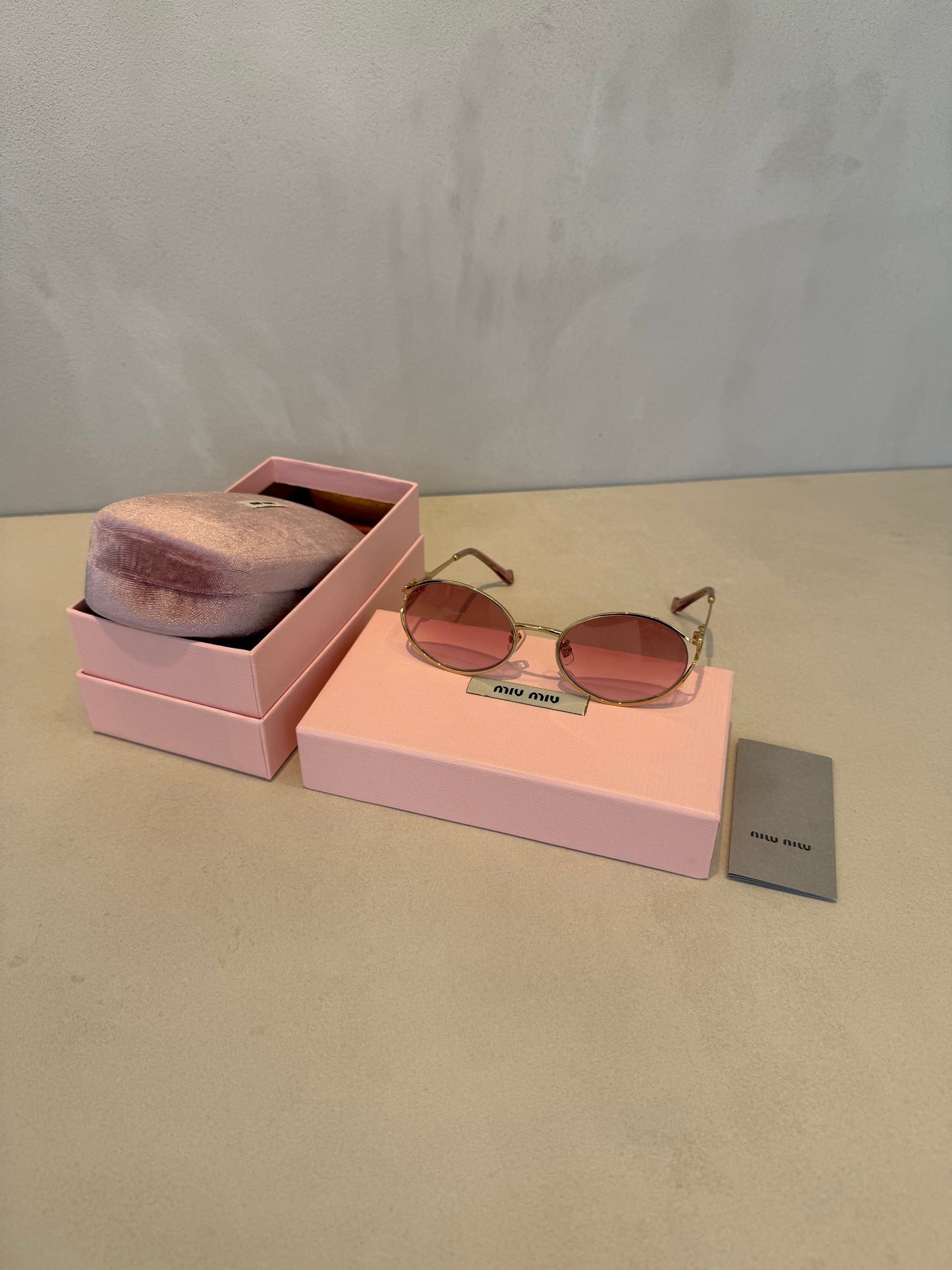 Gafas de Sol Miumiu pink oval