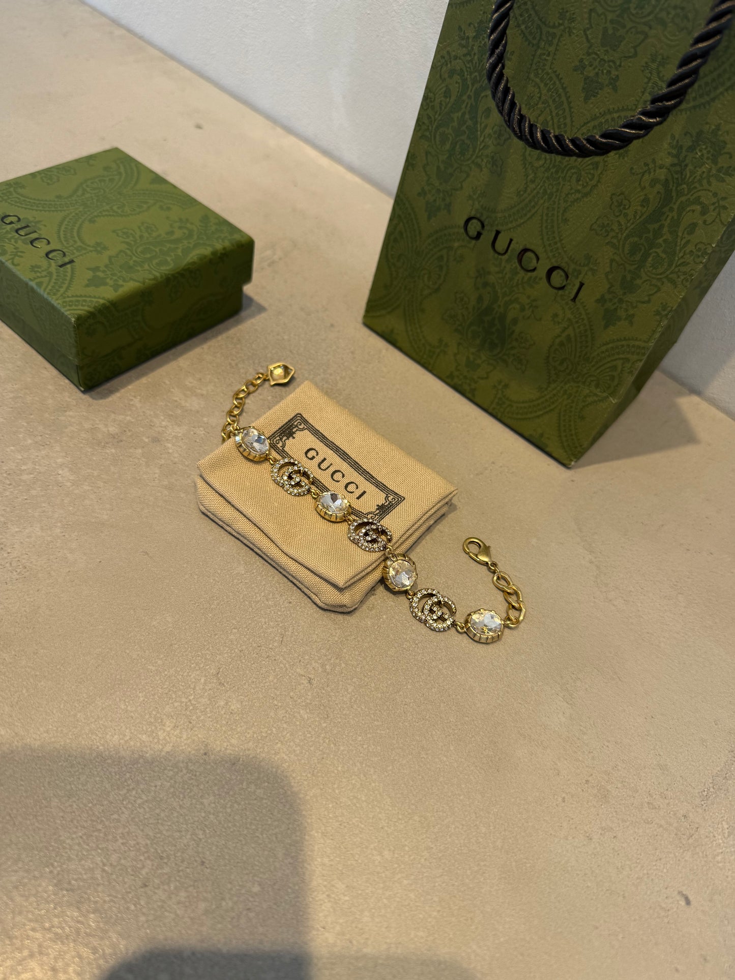 Pulsera GG logos con diamantes