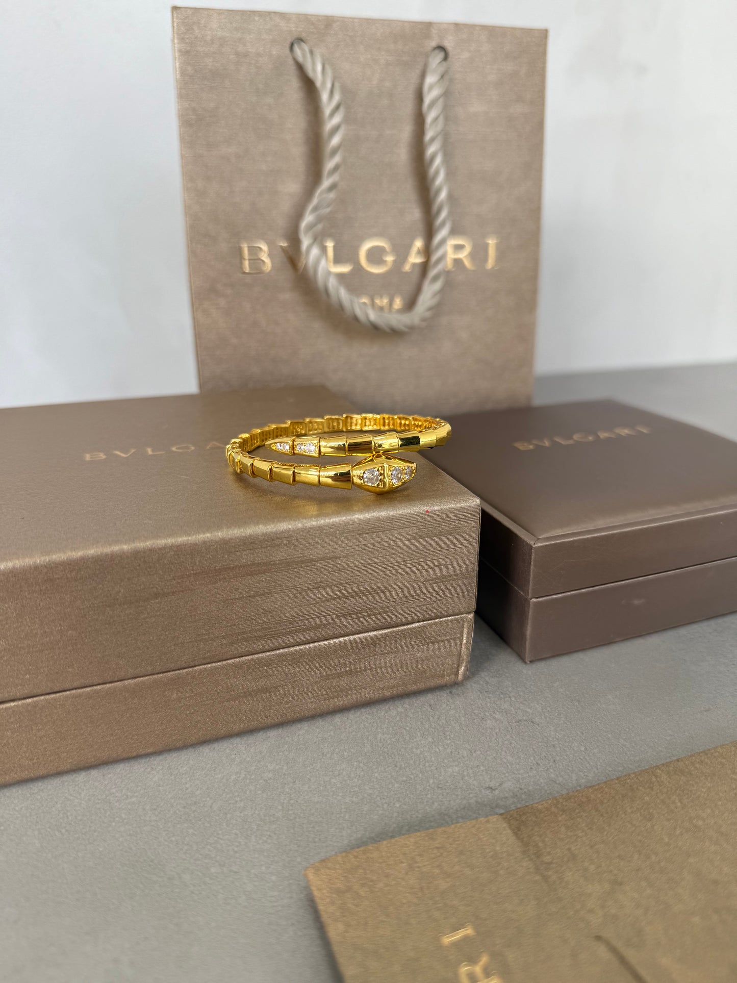 Pulsera BLG dorada - 5458