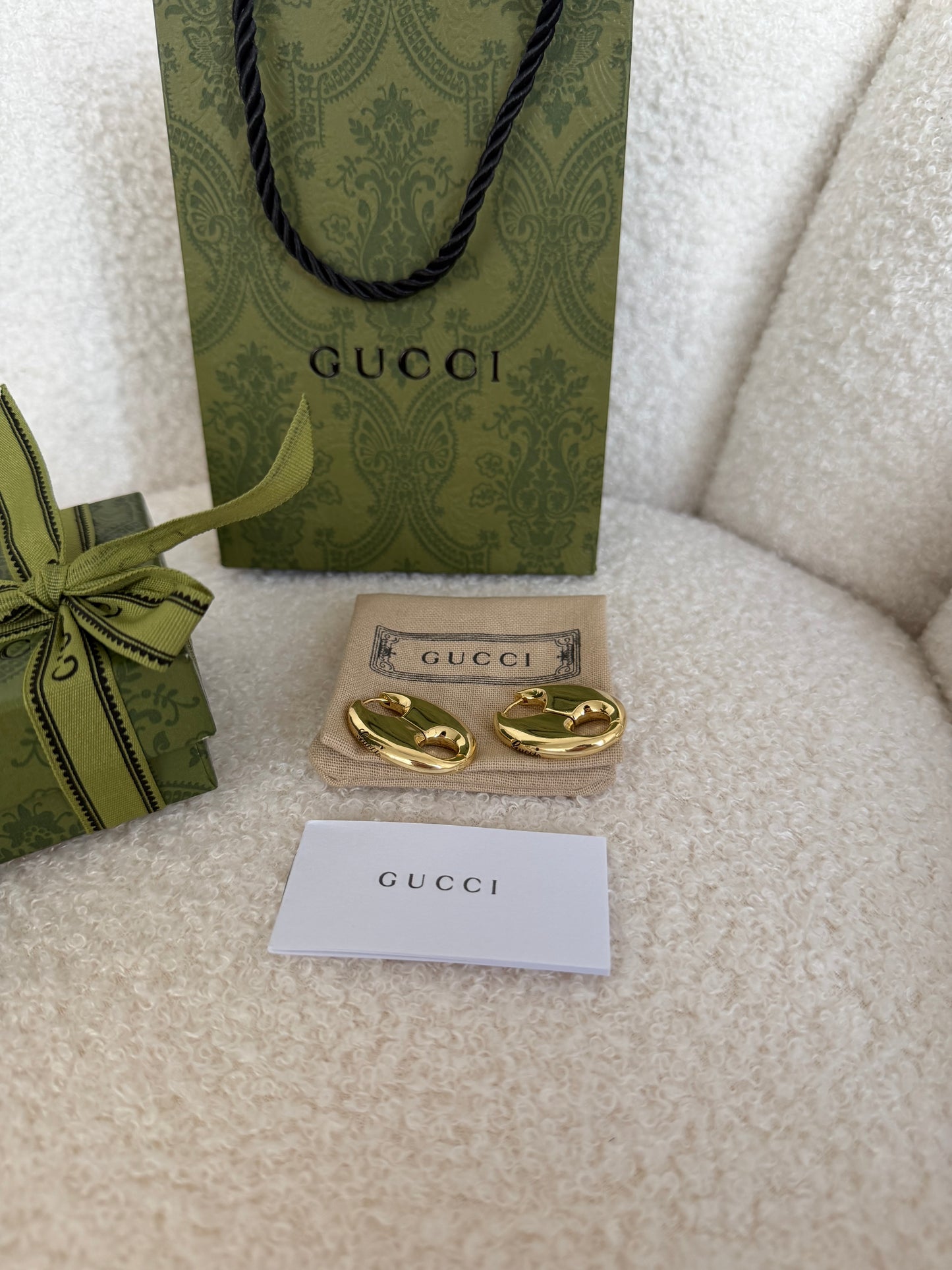 Aretes GG dorados Círculos - 5576