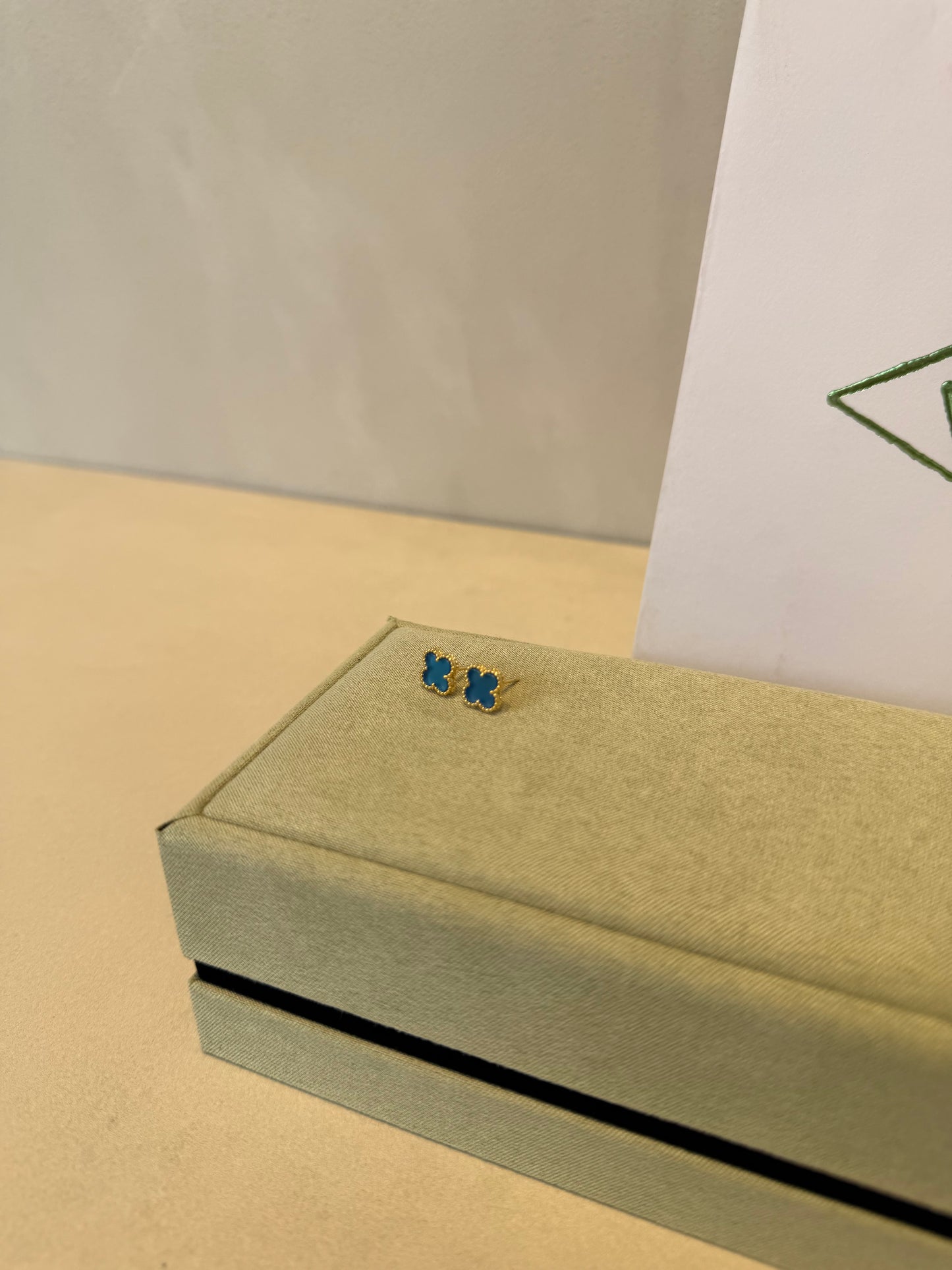 Aretes VCA  azules pequeños