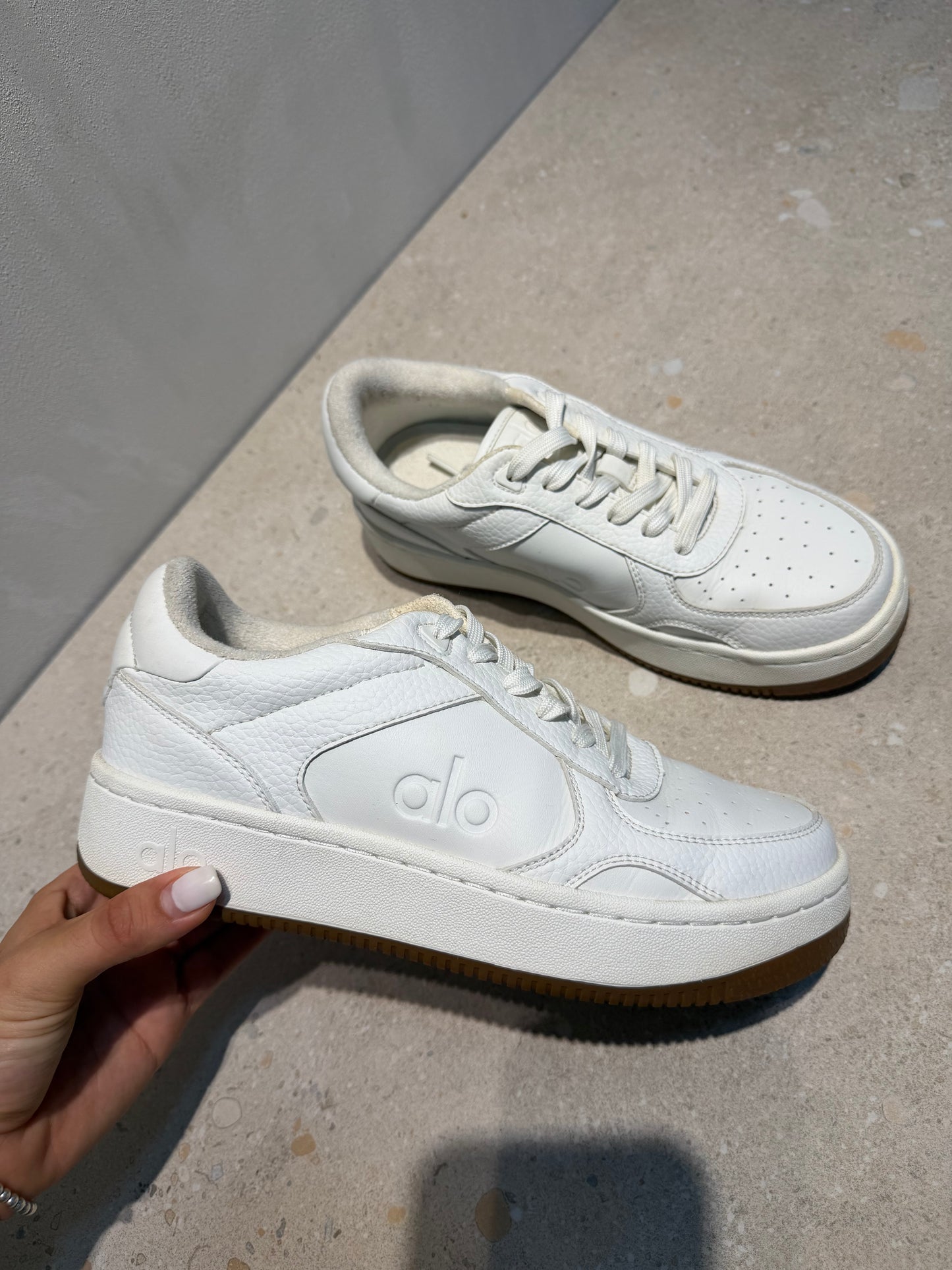 ZPT Tenis Pre-Loved Alo 100% originales talla 36 - 5430