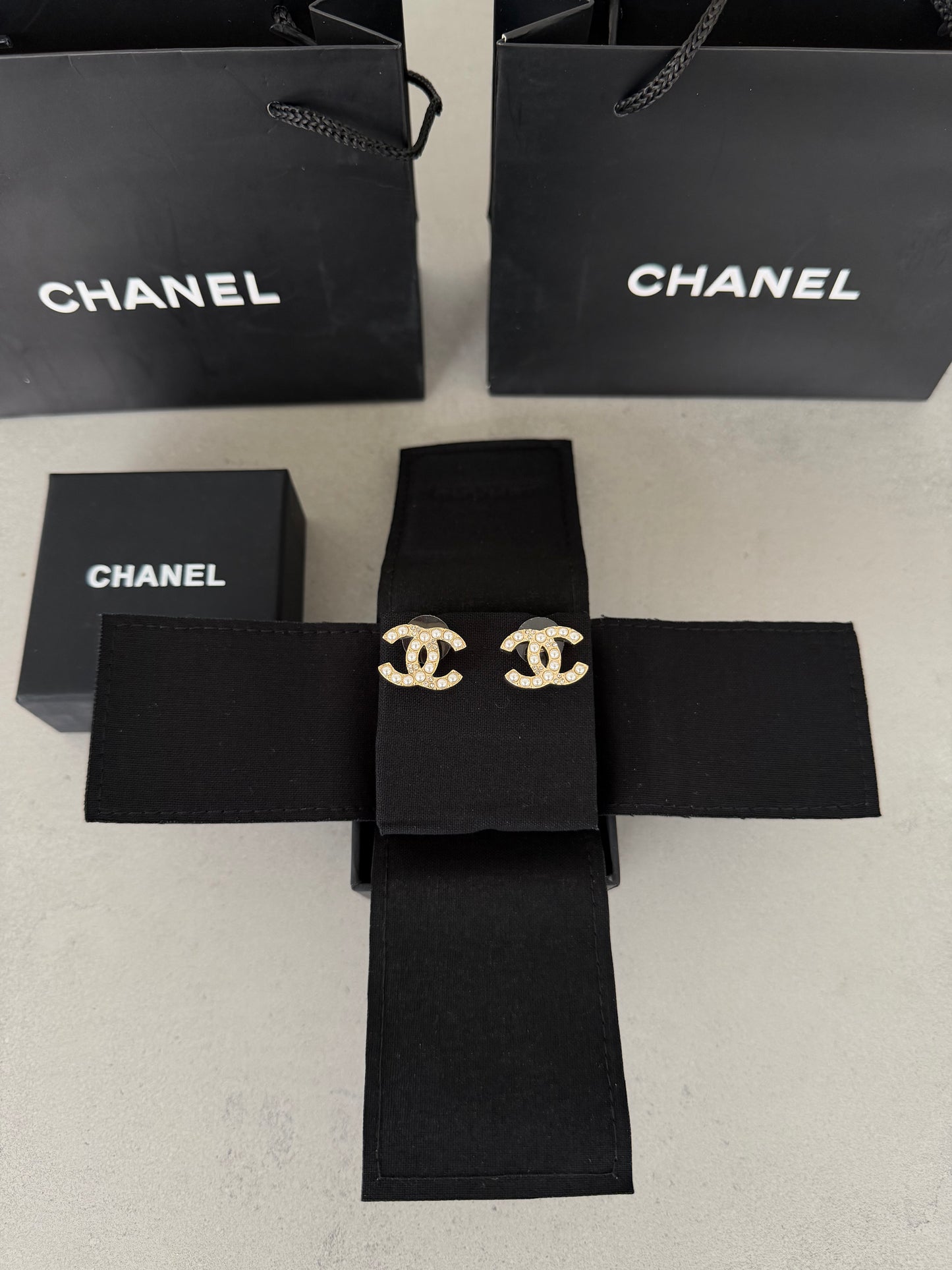 Aretes CC perlas y diamantes