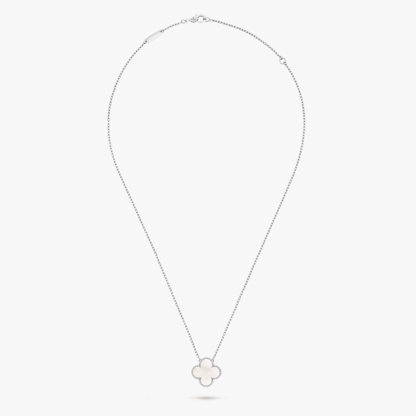Collar VCA blanco-plateado -5249