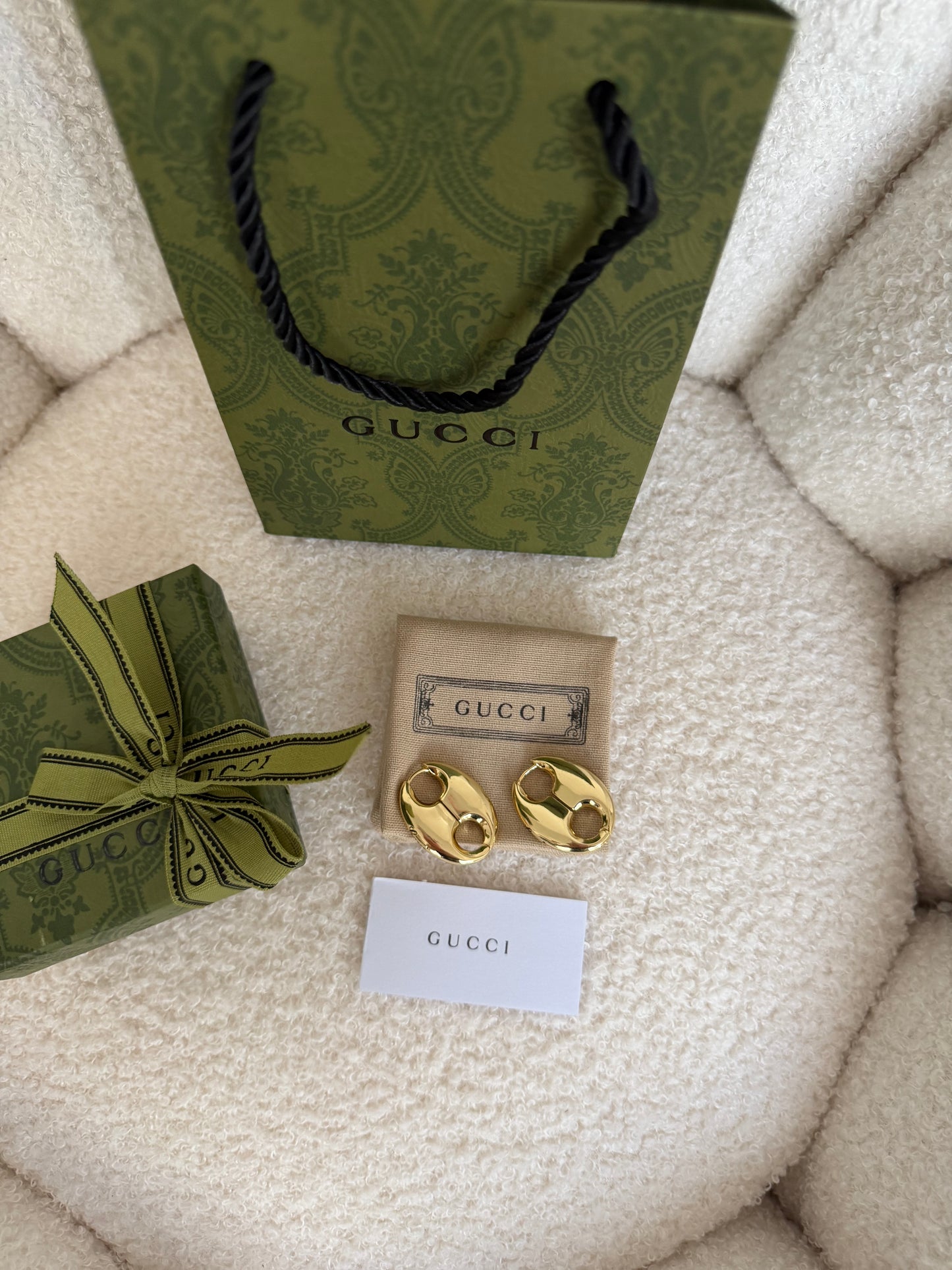 Aretes GG dorados Círculos - 5576