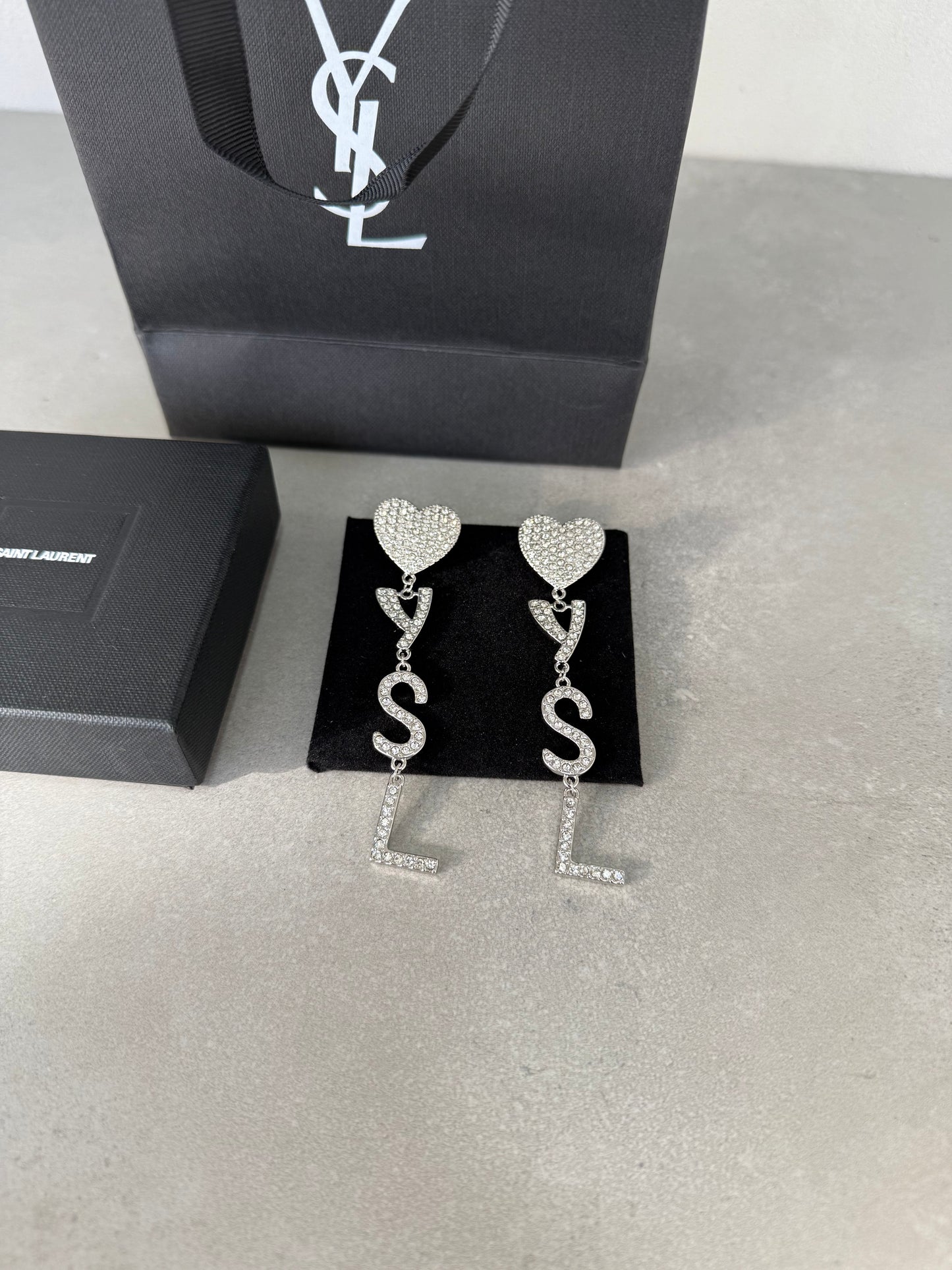 Aretes YSL logo grande