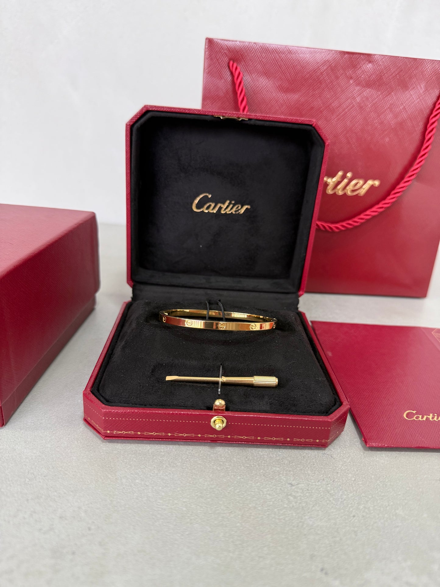 Pulsera CRT love dorada