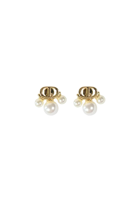 Aretes CD dorados con perla 5656