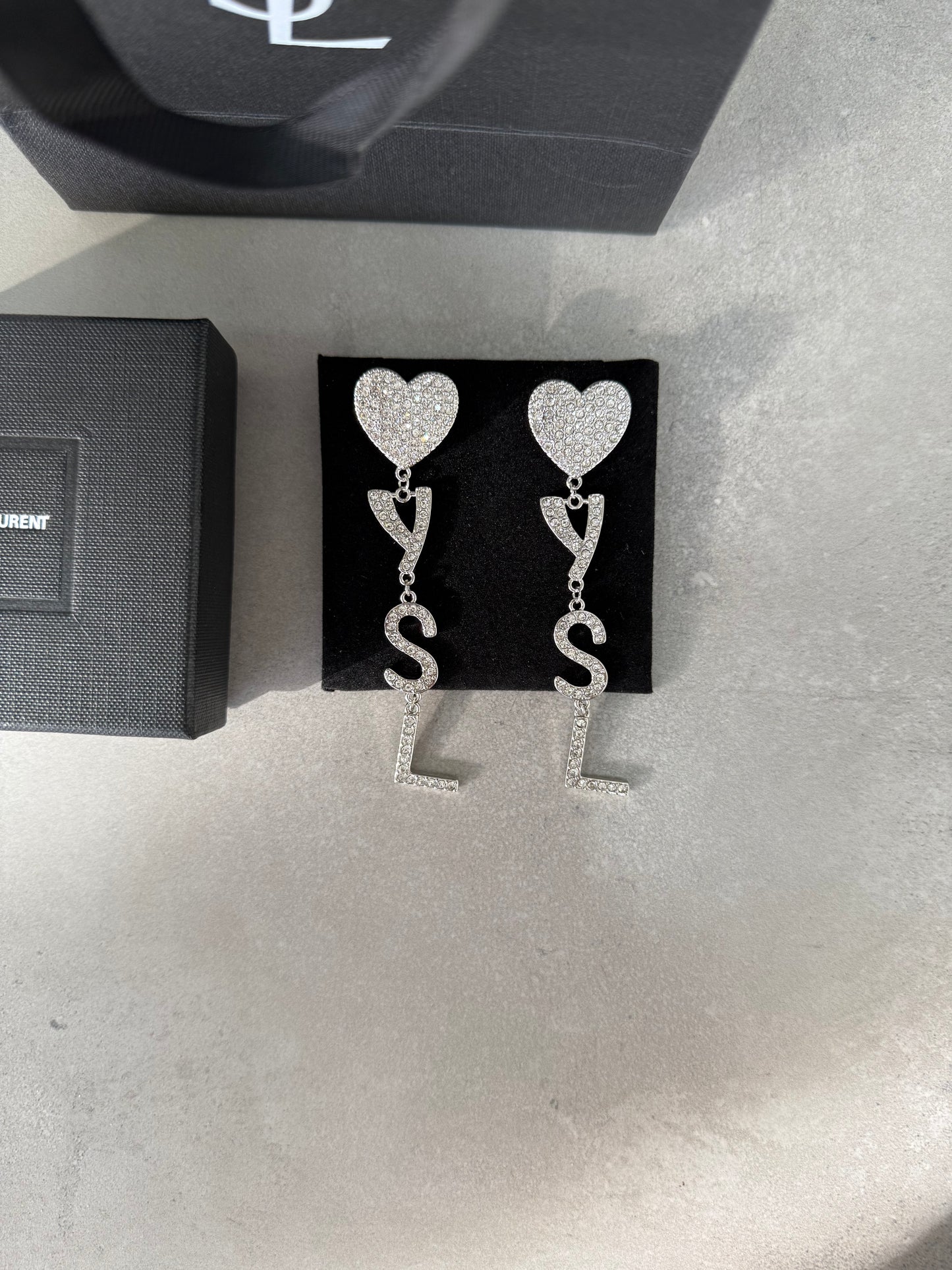 Aretes YSL logo grande