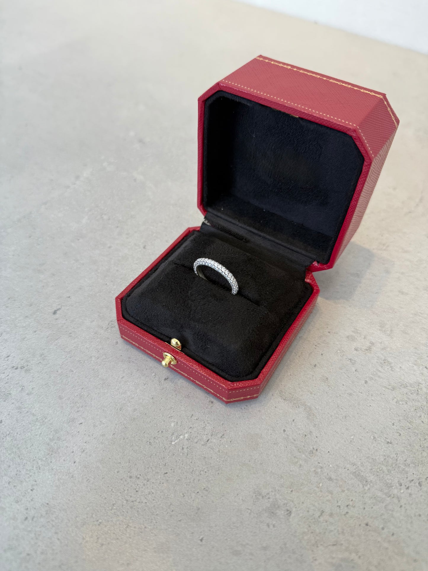 Anillo Pandora zirconias plateado