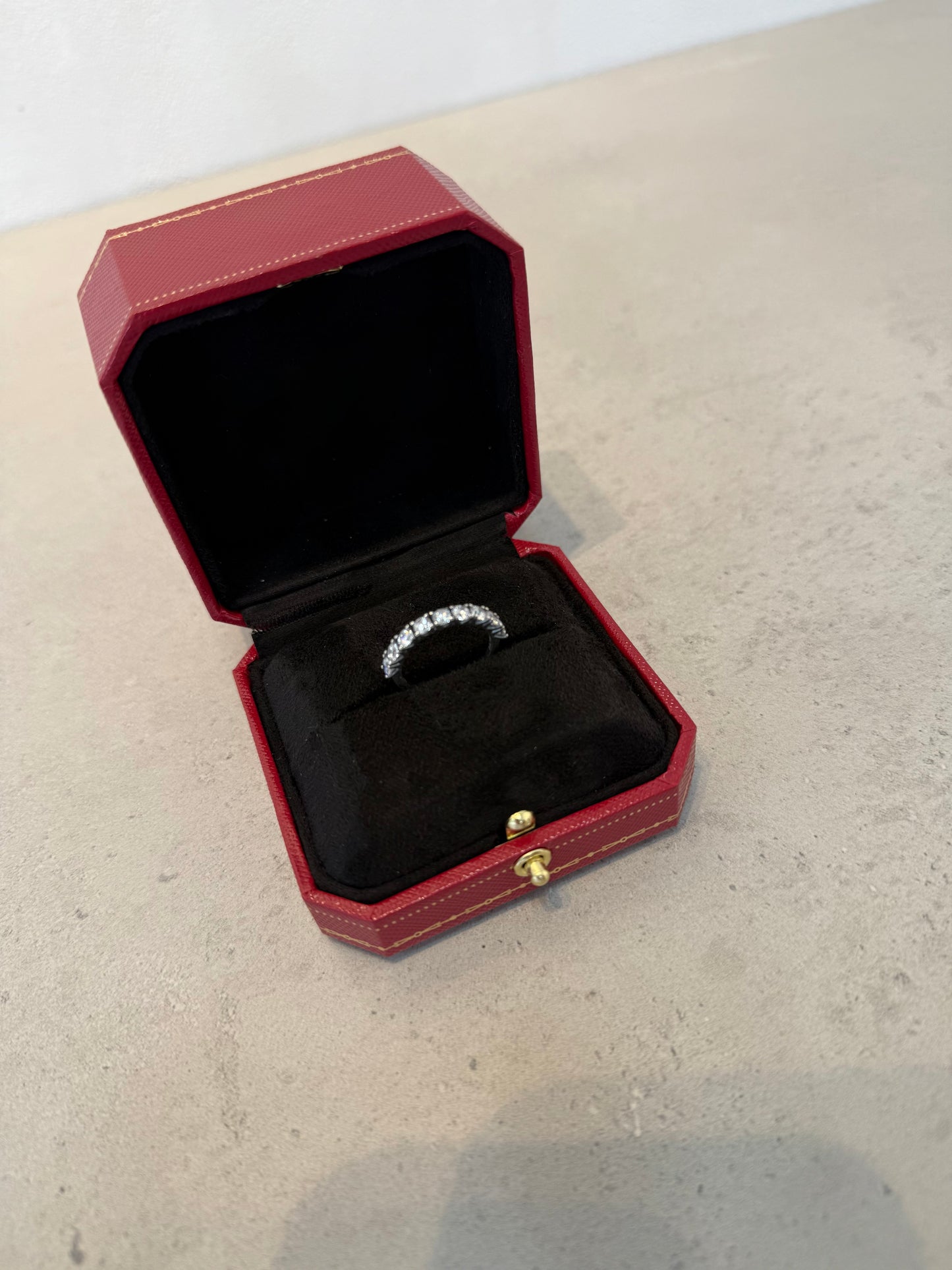 Anillo Pandora diamantes grandes