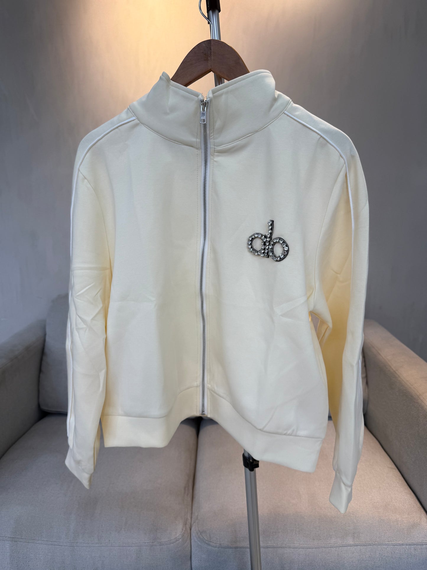 Conjunto alo crema (TALLA M)