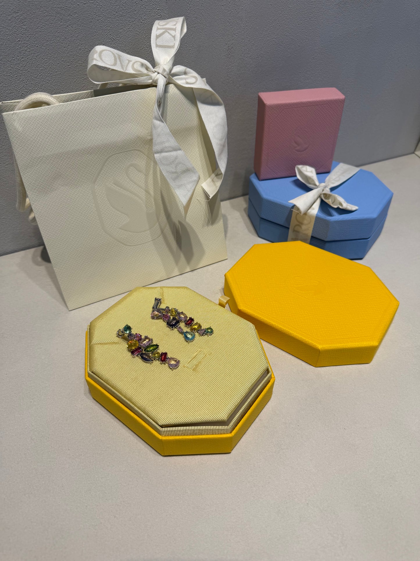 Aretes SW gema colores