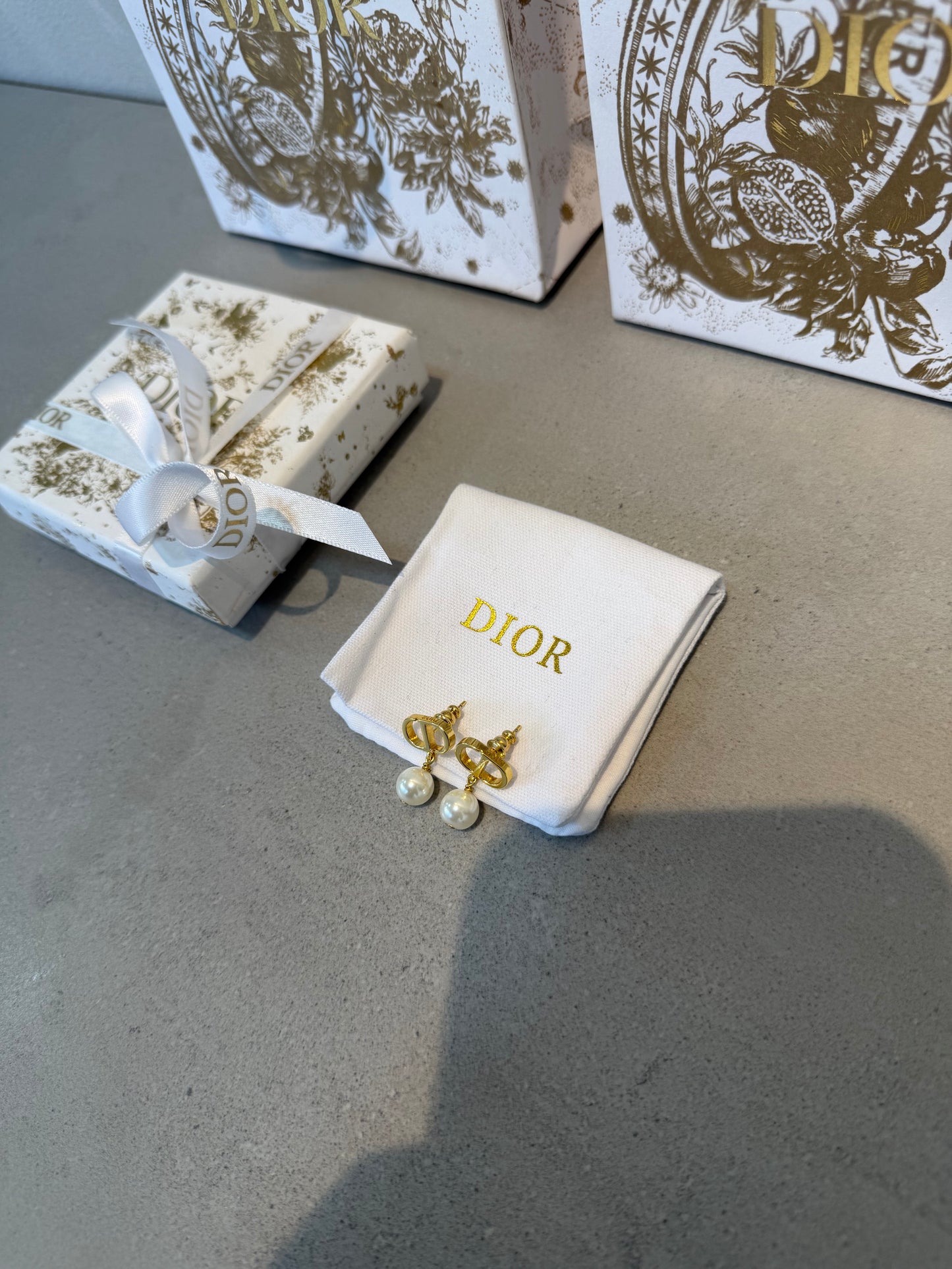 Aretes CD Insignia Perla