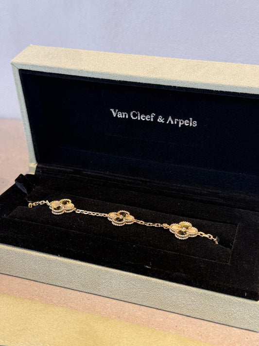 Pulsera VCA dorada -5242