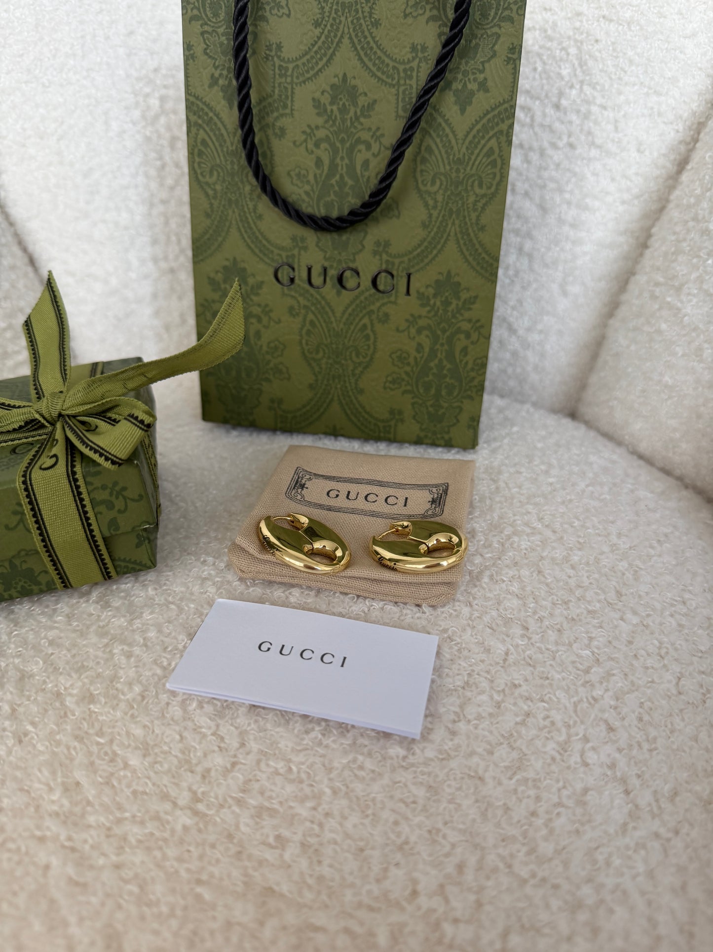 Aretes GG dorados Círculos - 5576